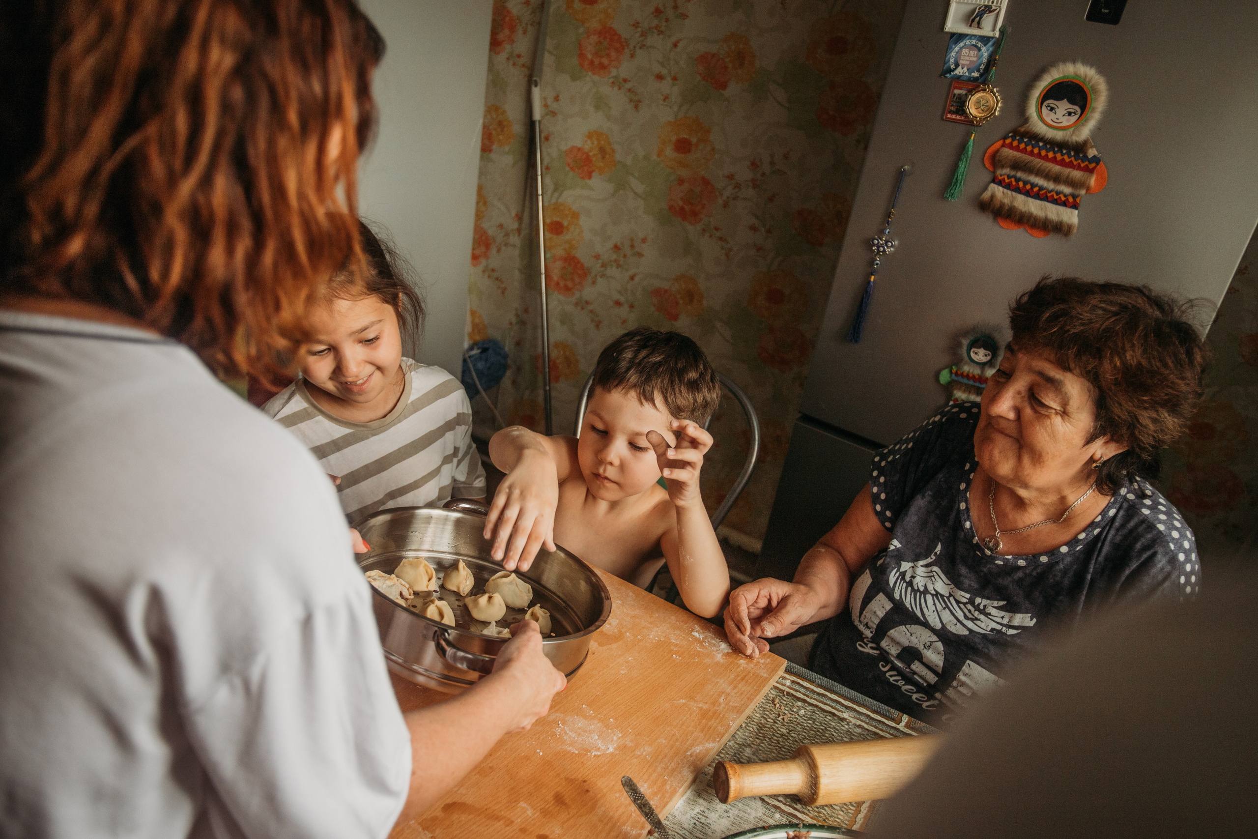 Домашняя фотосессия моей семьи. Венера Гайн. Репортажный фотограф  Тюмень. Обучение фотографии с 0