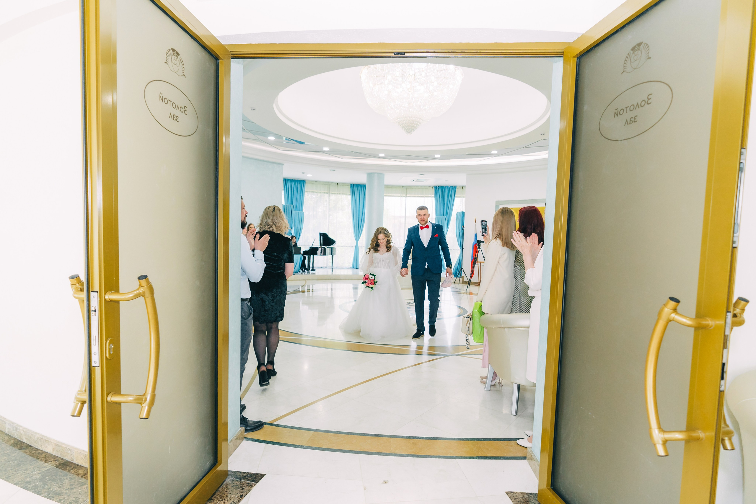 Красный кабриолет. Фотограф Ангарск Иркутск Ксения Король