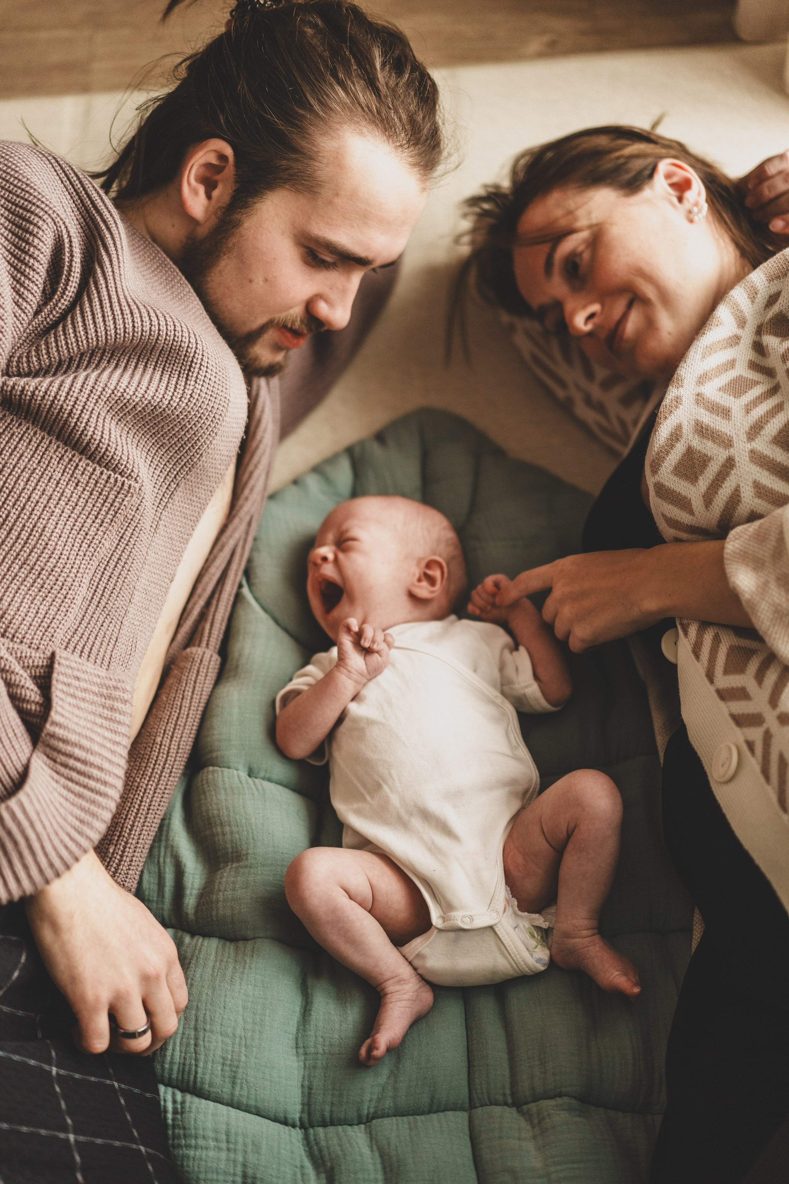 Малютка Аглая с родителями. Семейный и детский фотограф и видеограф в Москве, Серпухове и Тарусе Валерия Сорокина
