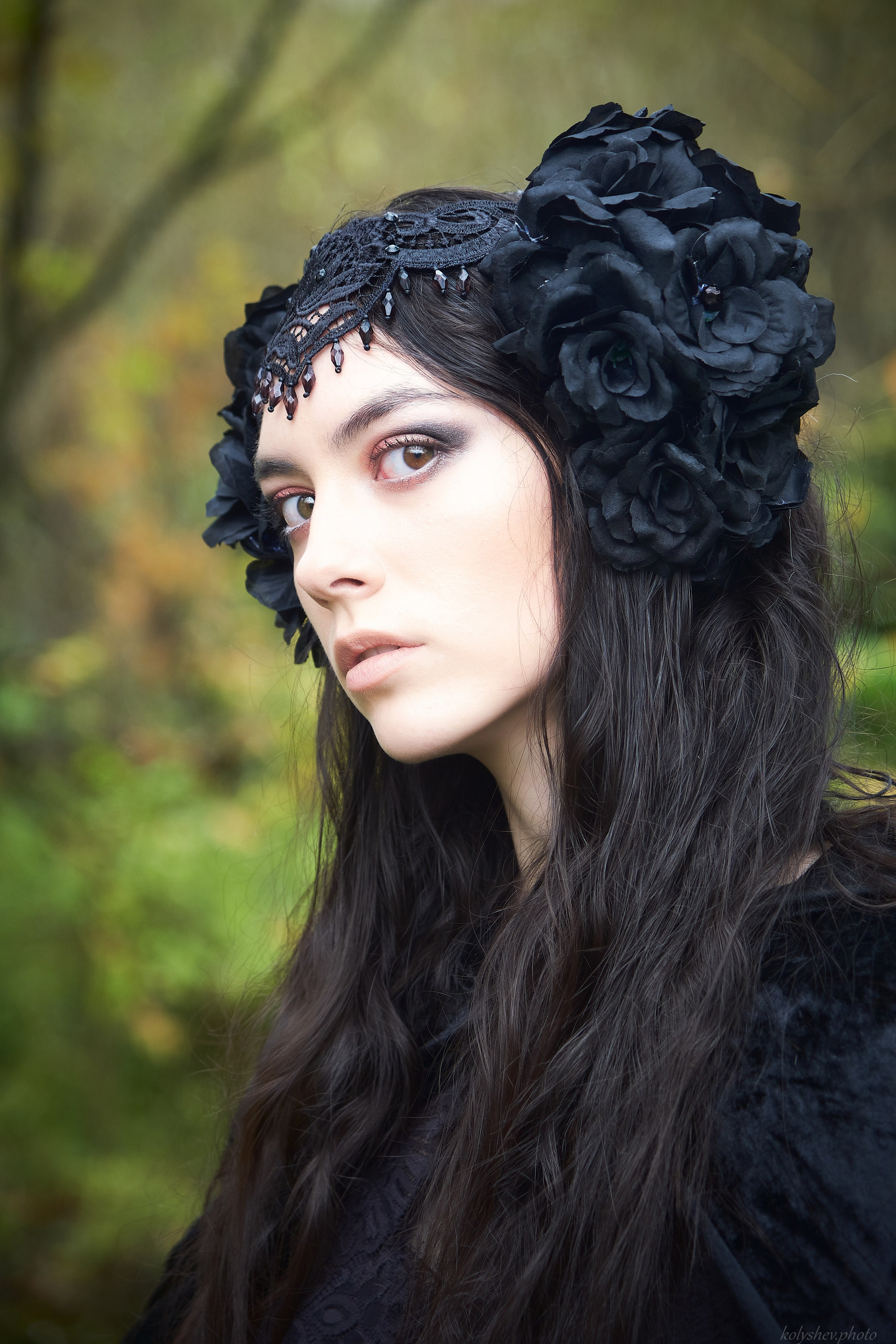 Фотосессия с вороном на природе. Портретный фотограф на новый год в Москве Виктория Колышева