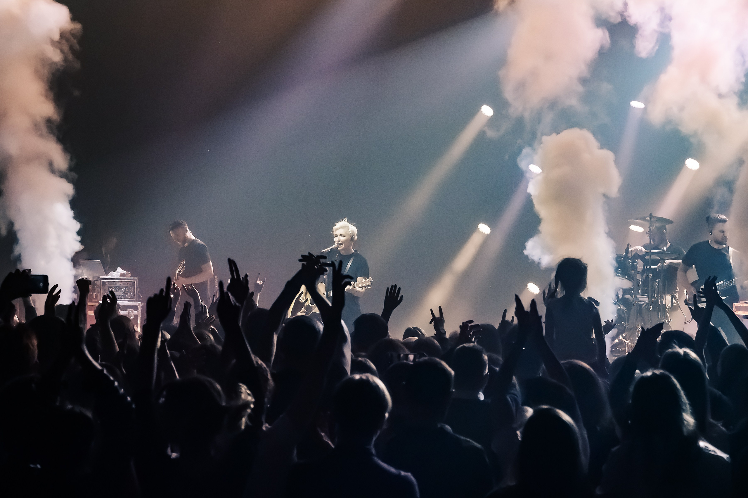 Концерт Арбениной. Репортажный, семейный и детский фотограф в Пензе и Заречном Арина Ермилова. Картины барельеф на заказ