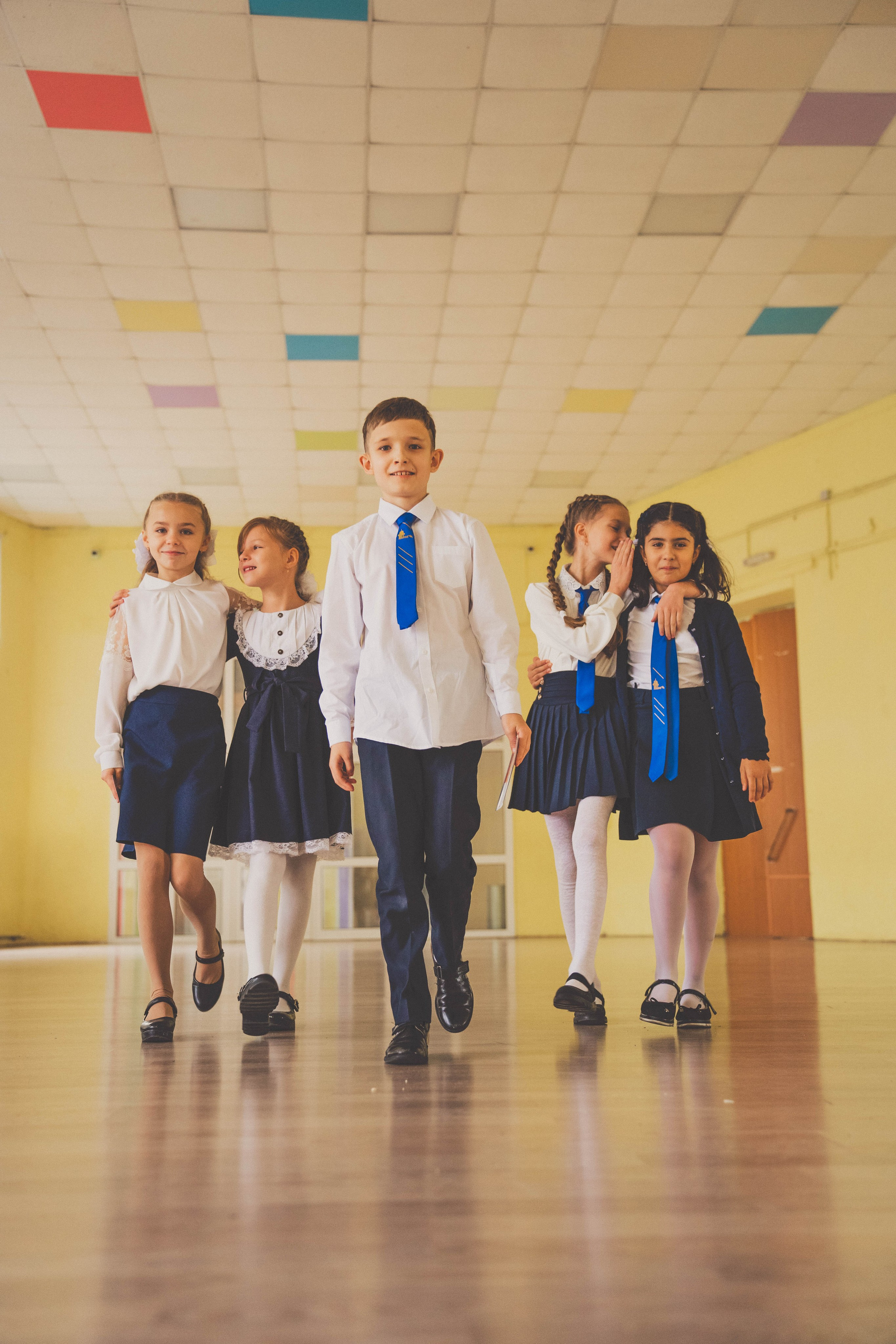 Классбук Гимназия 32 Иваново. Ирина Коновалова школьный фотограф. Выпускные альбомы Ярославль