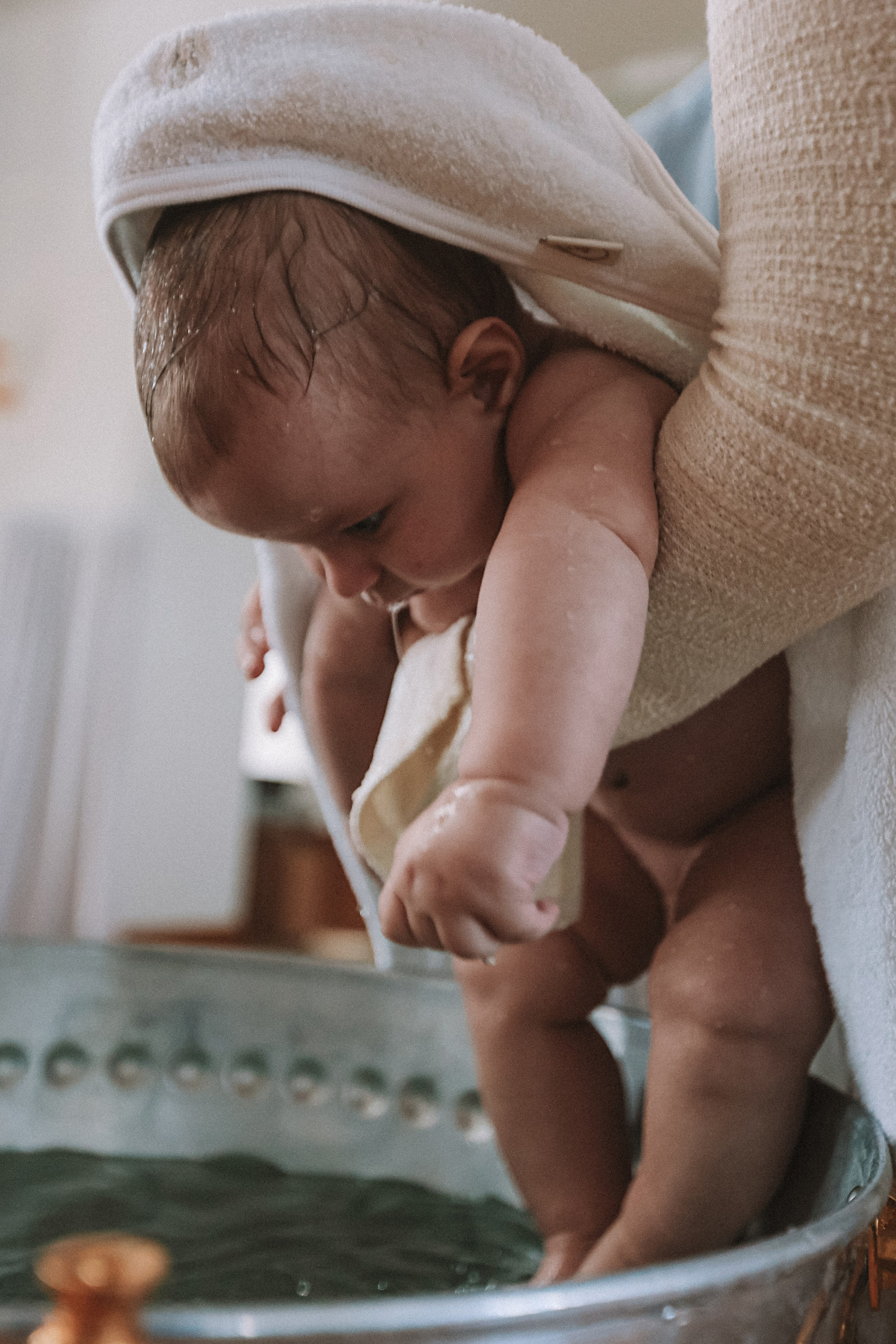 Крещение церковь около моста влюбленных. Семейный фотограф Тюмень, фотограф на роды Салмина Мария