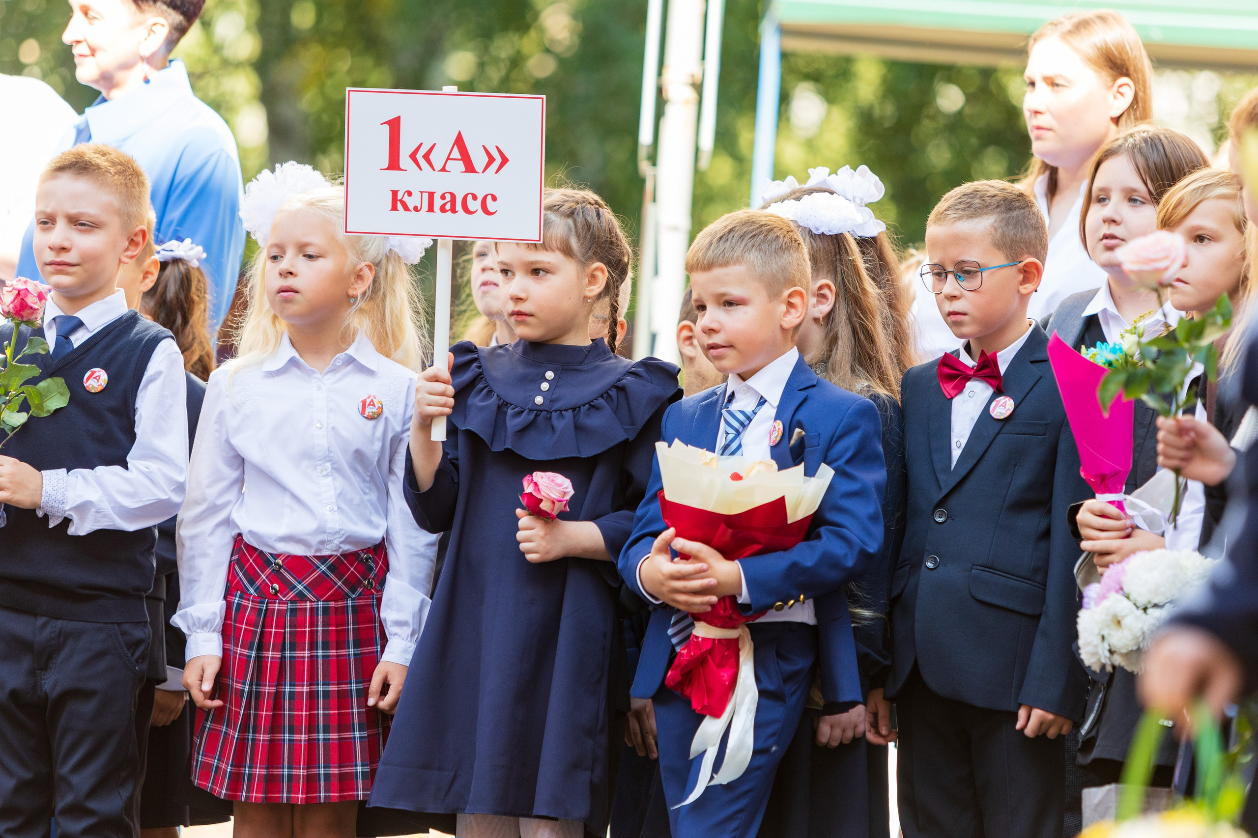 Репортажная съемка. На каждом снимке всегда два человека: фотограф и зритель