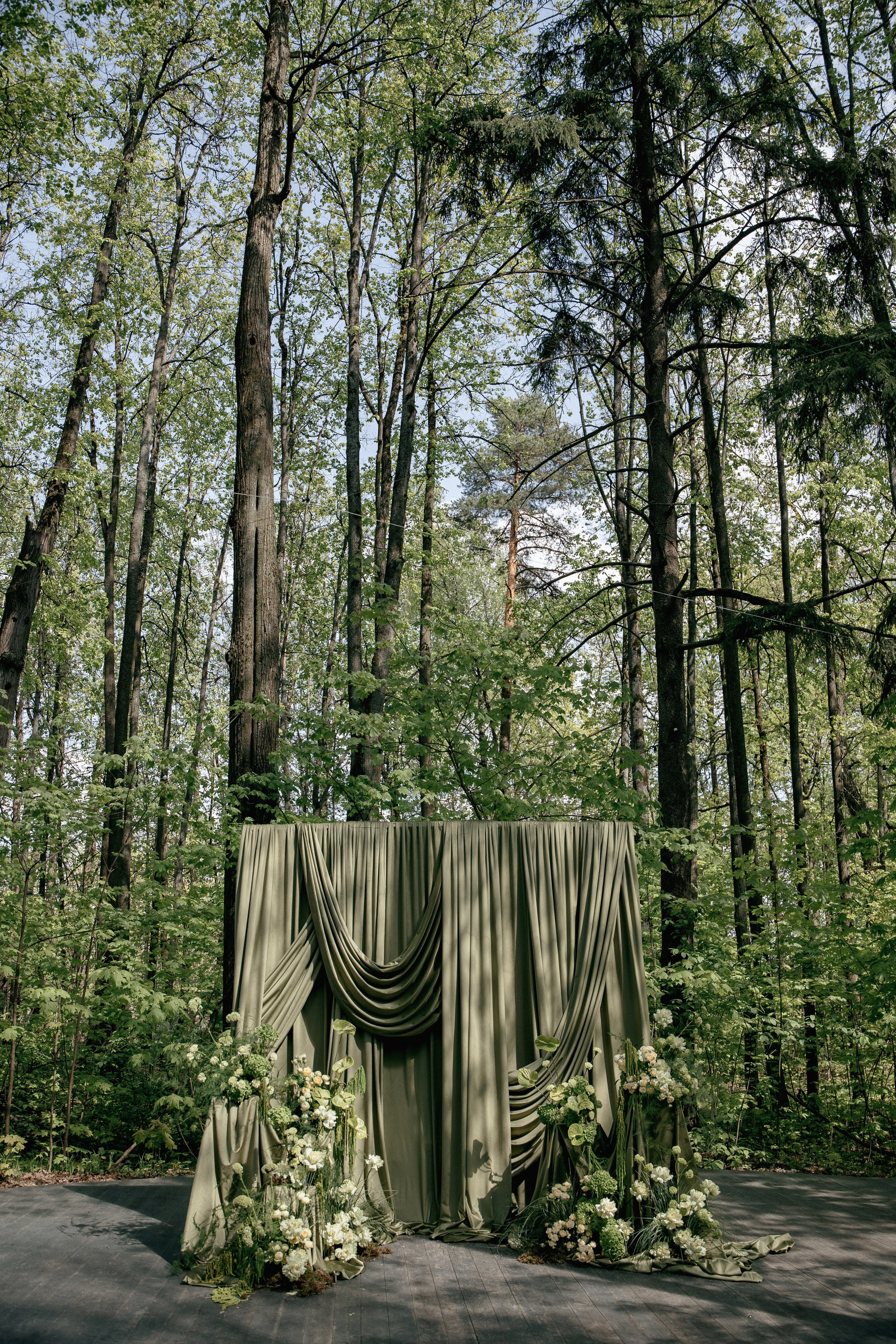 ЛЕС Event House выездная регистрация и свадебный банкет на площадке ЛЕС. Свадебный фотограф Москва