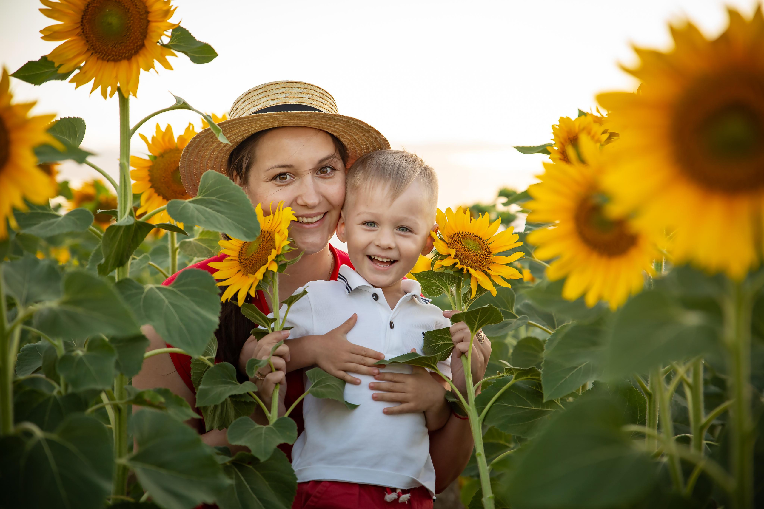 Фотосессия в цветущих полях. Фотограф в Феодосии Наталья Булгакова