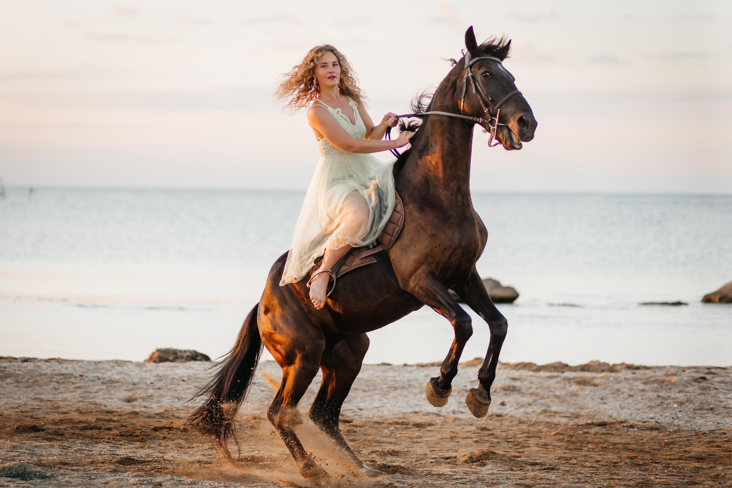 Фотосессия на море с лошадью. Фотограф в Феодосии Наталья Булгакова