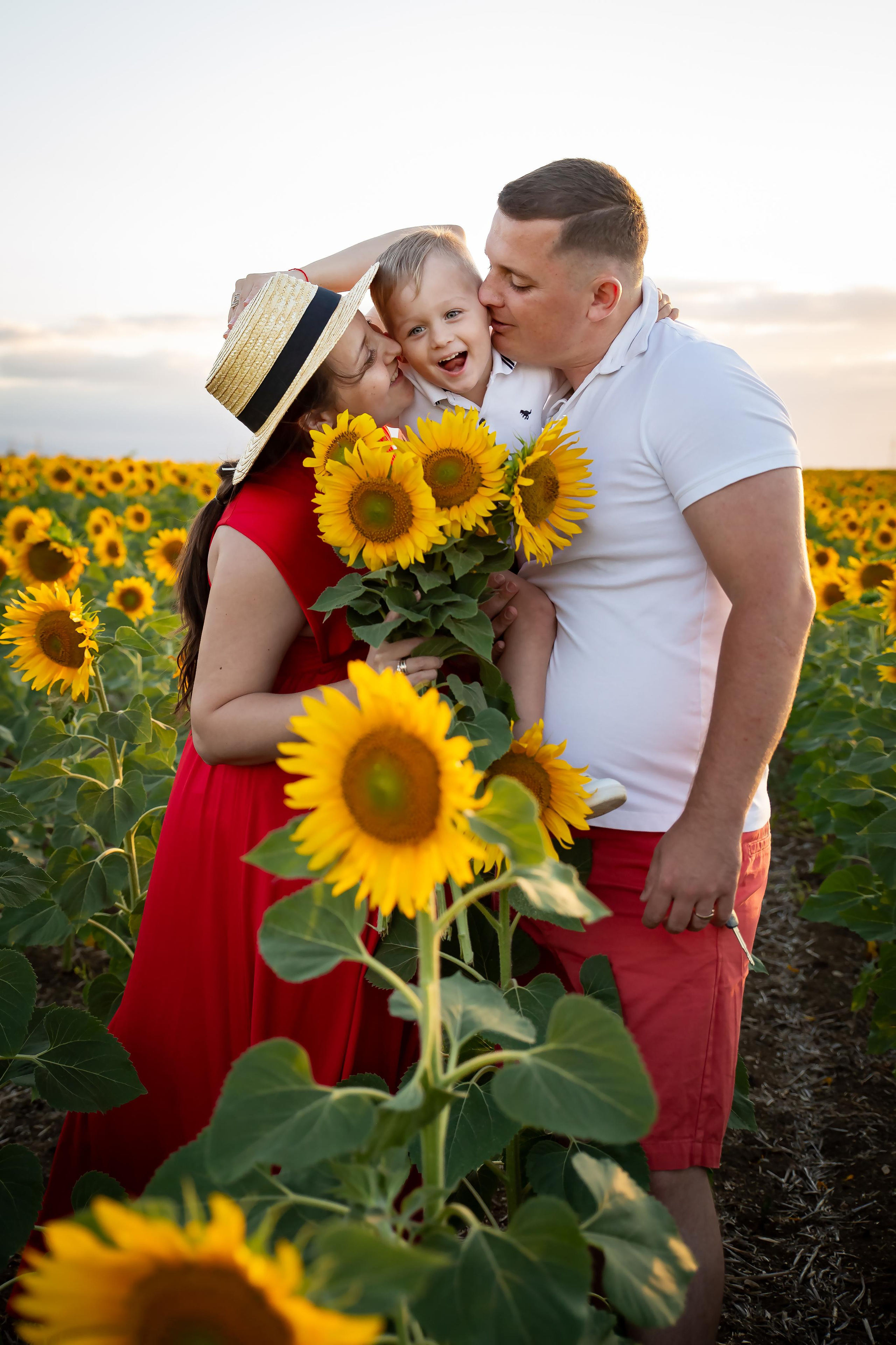 Фотосессия в цветущих полях. Фотограф в Феодосии Наталья Булгакова