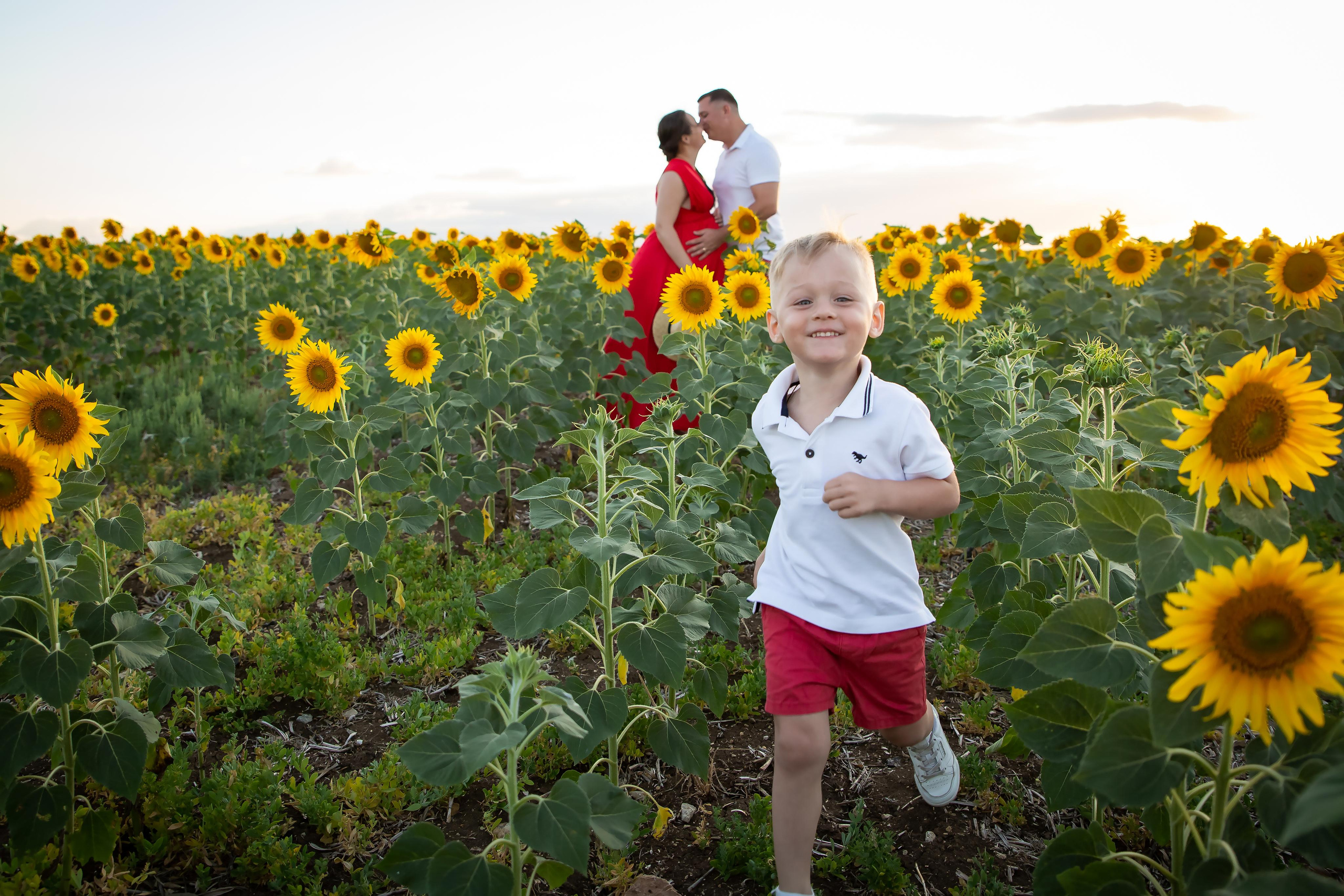 Фотосессия в цветущих полях. Фотограф в Феодосии Наталья Булгакова