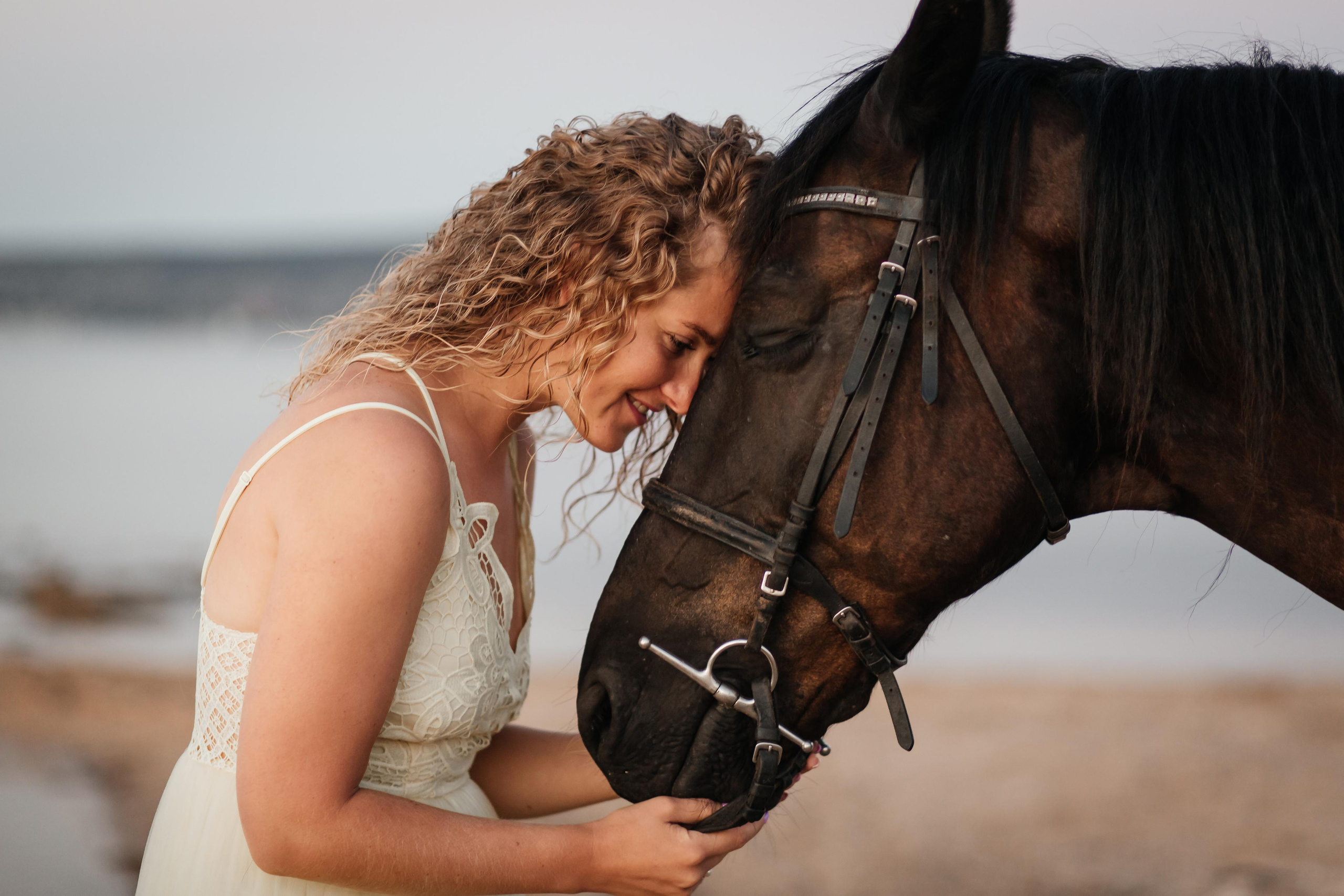 Фотосессия на море с лошадью. Фотограф в Феодосии Наталья Булгакова