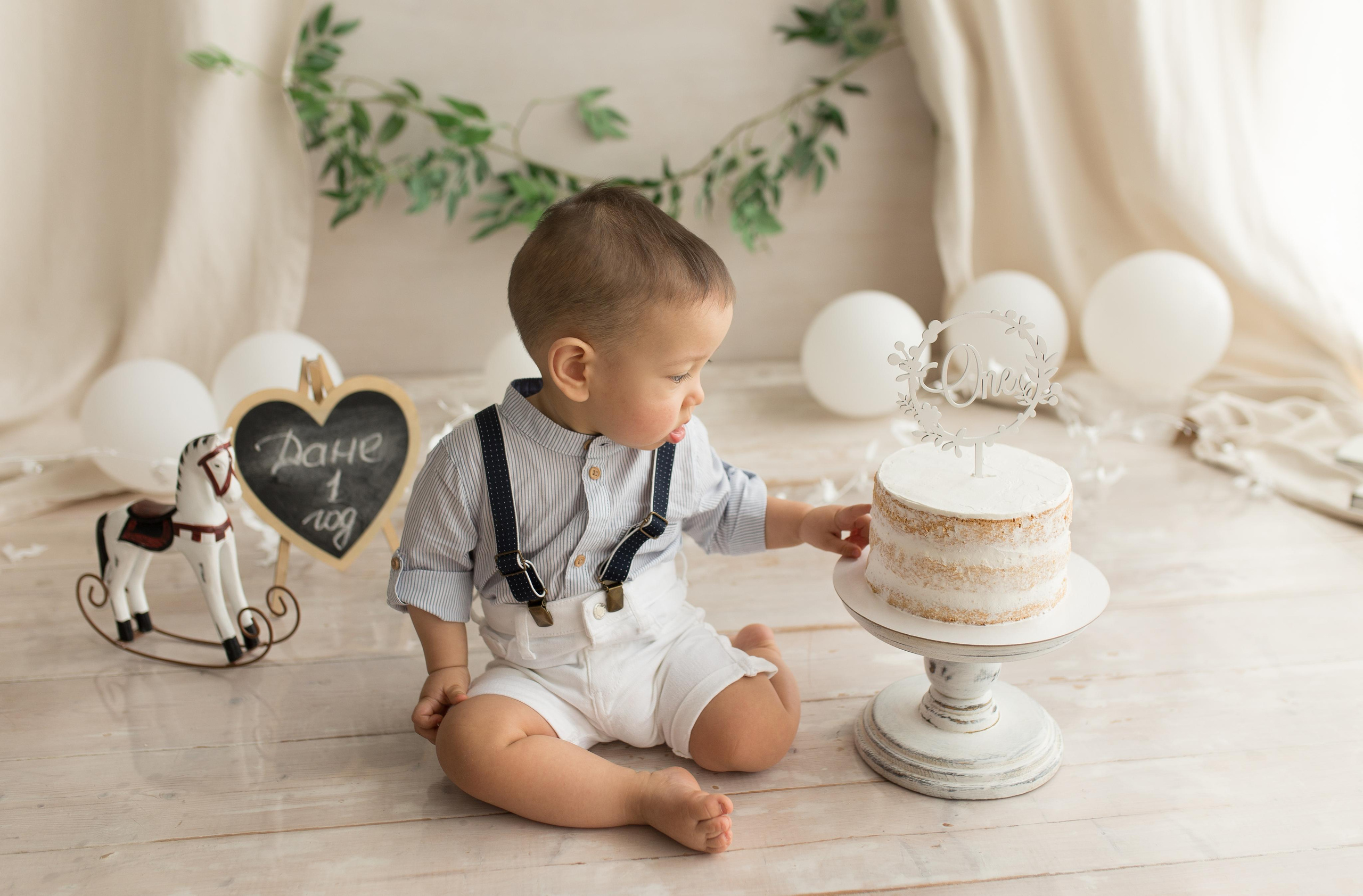 Фотосессия крушение торта в Казани. Фотограф новорождённых малышей и детский фотограф В Казани Лана Максим