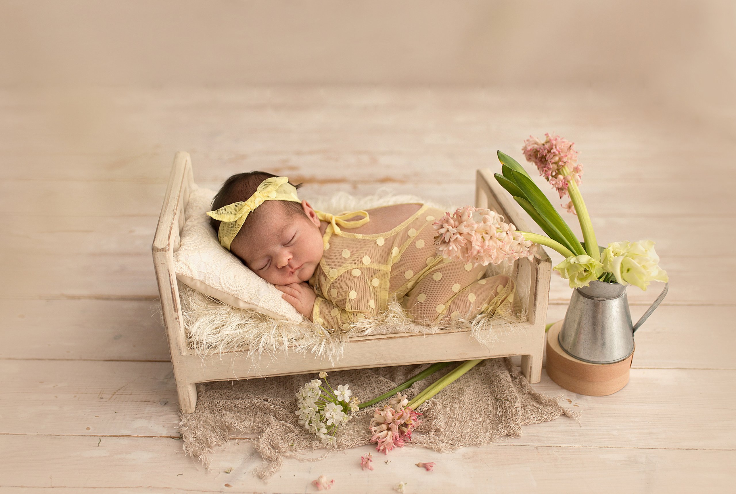 Фотосессия новорождённого. Фотограф новорождённых малышей и детский фотограф В Казани Лана Максим