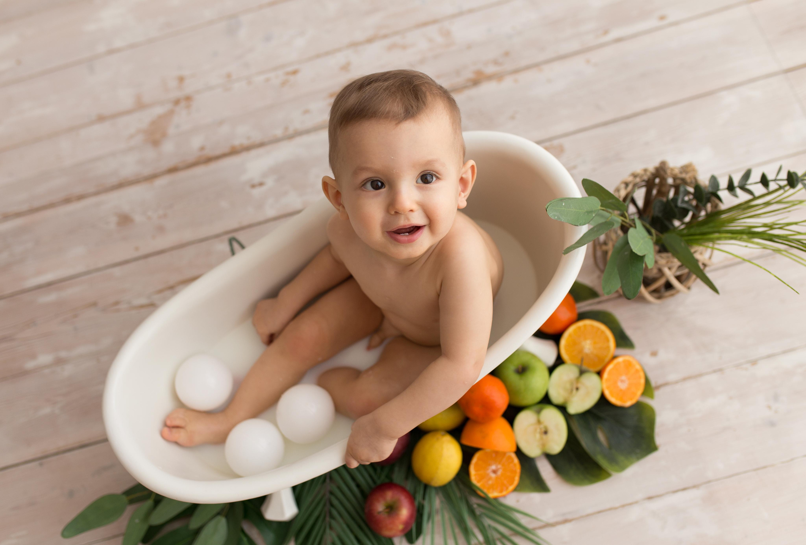 Фотосессия крушение торта в Казани. Фотограф новорождённых малышей и детский фотограф В Казани Лана Максим