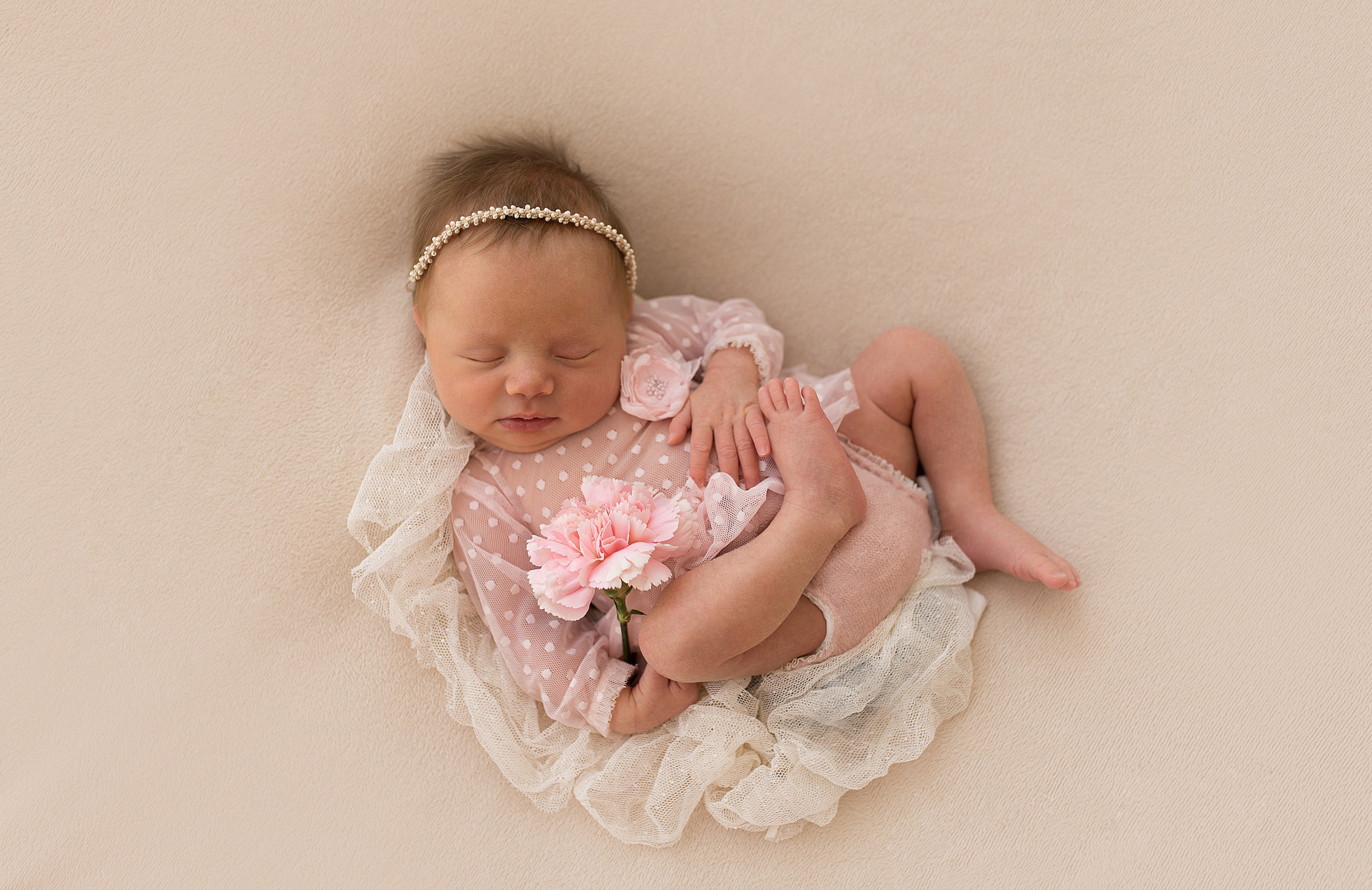 Фотосессия новорождённого. Фотограф новорождённых малышей и детский фотограф В Казани Лана Максим
