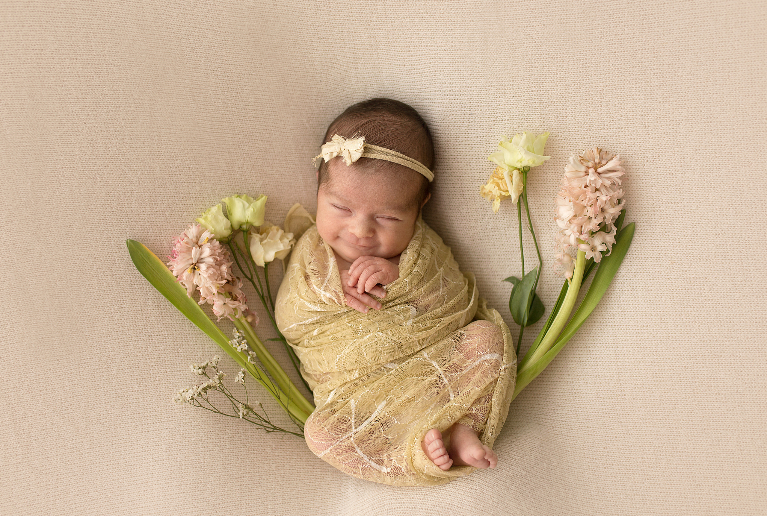 Фотосессия новорождённого. Фотограф новорождённых малышей и детский фотограф В Казани Лана Максим