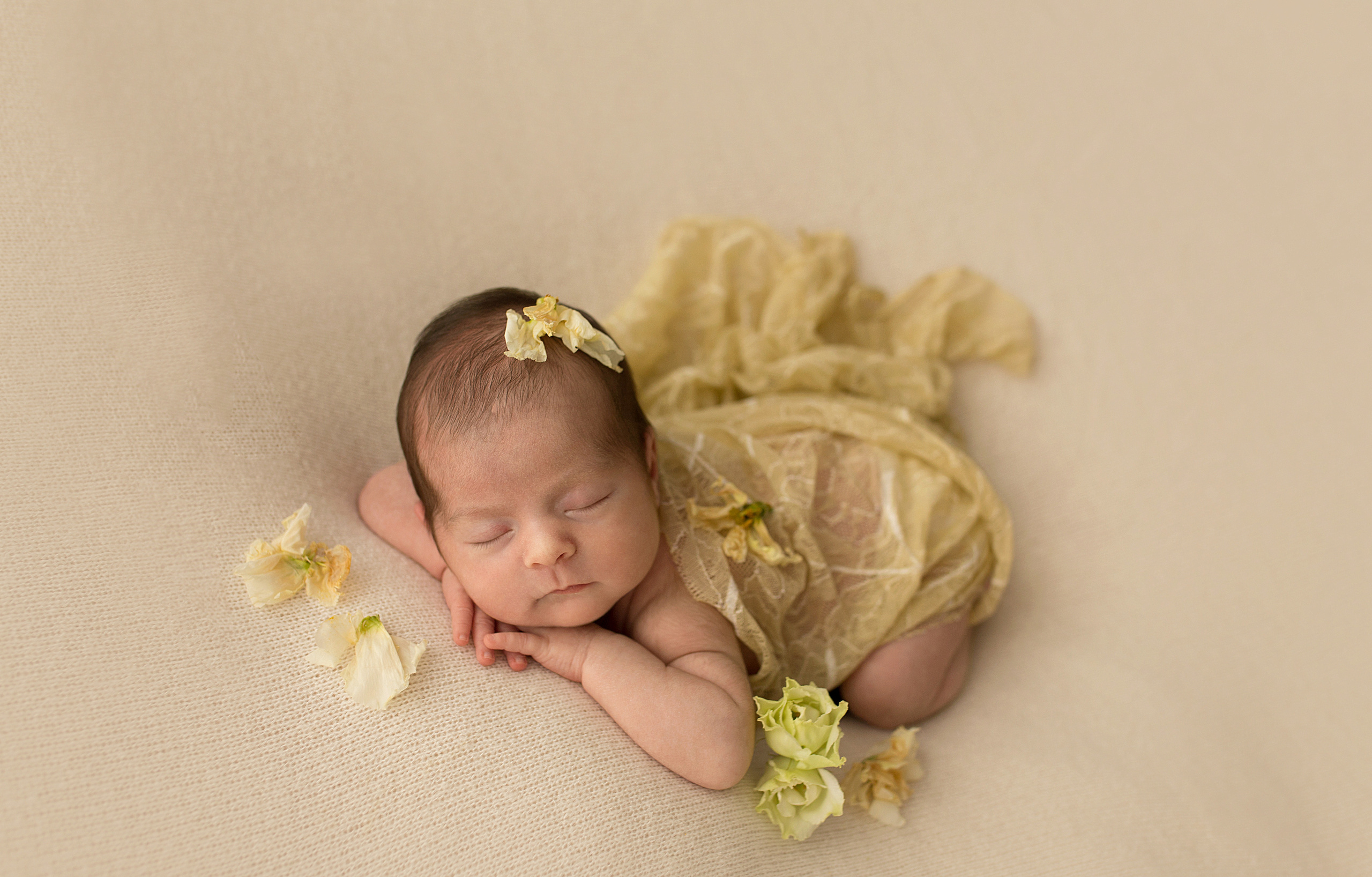 Фотосессия новорождённого. Фотограф новорождённых малышей и детский фотограф В Казани Лана Максим