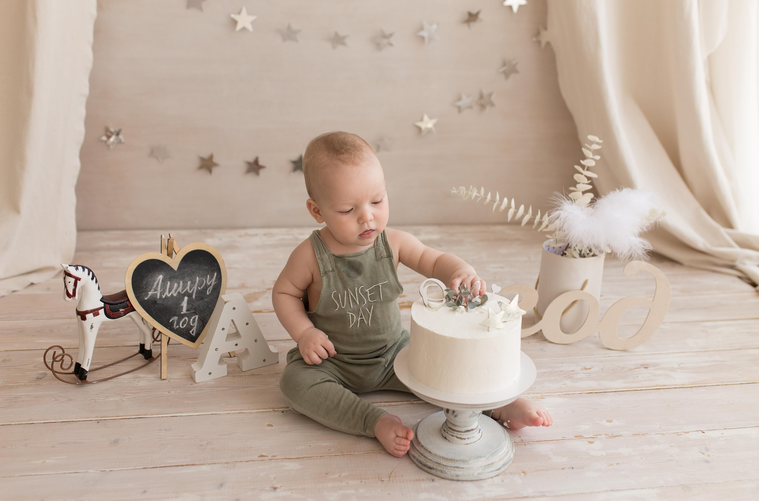 Фотосессия крушение торта в Казани. Фотограф новорождённых малышей и детский фотограф В Казани Лана Максим