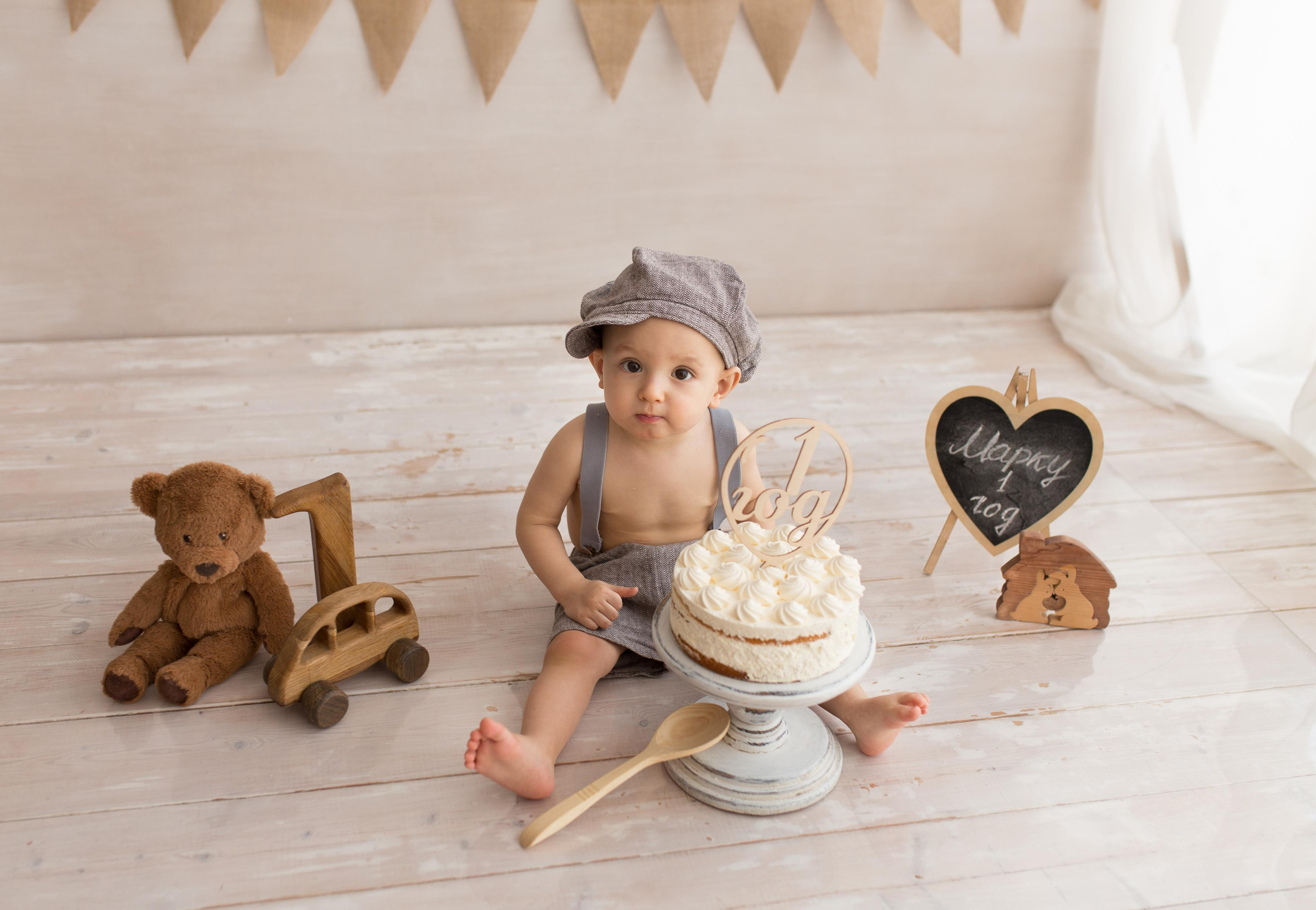 Фотосессия крушение торта в Казани. Фотограф новорождённых малышей и детский фотограф В Казани Лана Максим