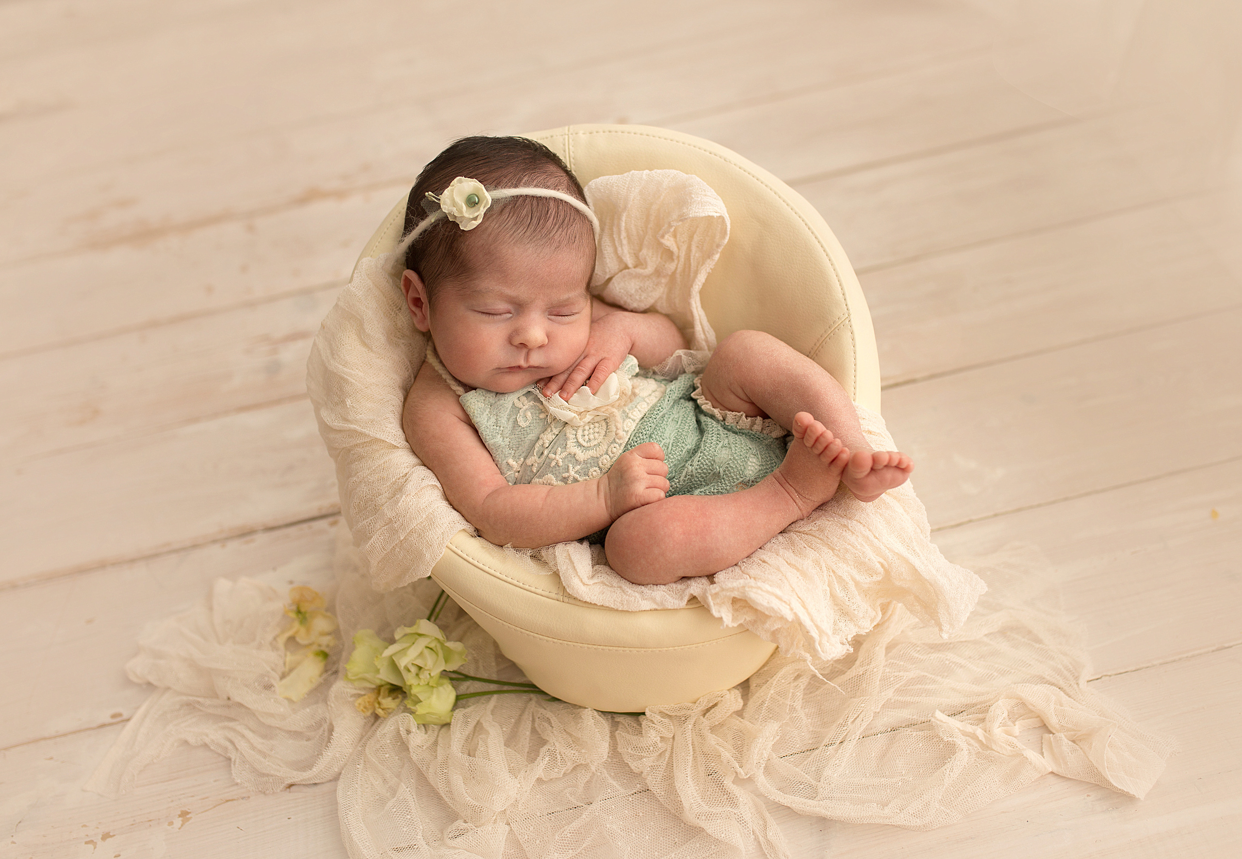 Фотосессия новорождённого. Фотограф новорождённых малышей и детский фотограф В Казани Лана Максим