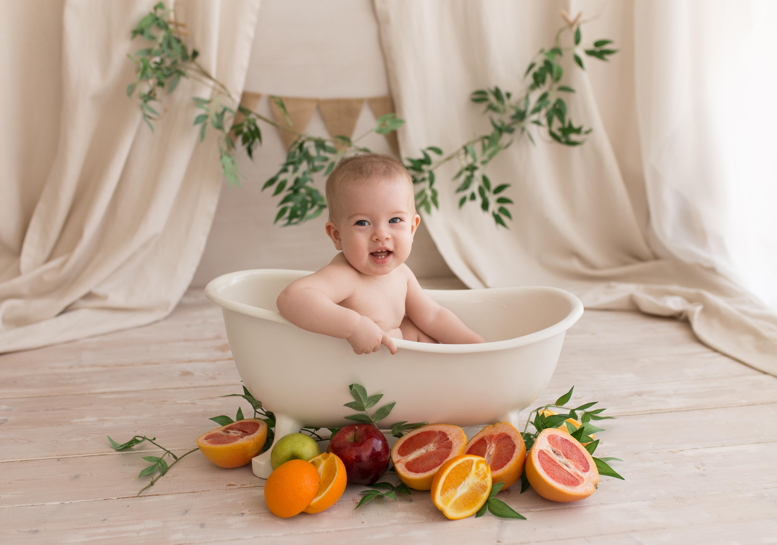 Фотосессия крушение торта в Казани. Фотограф новорождённых малышей и детский фотограф В Казани Лана Максим