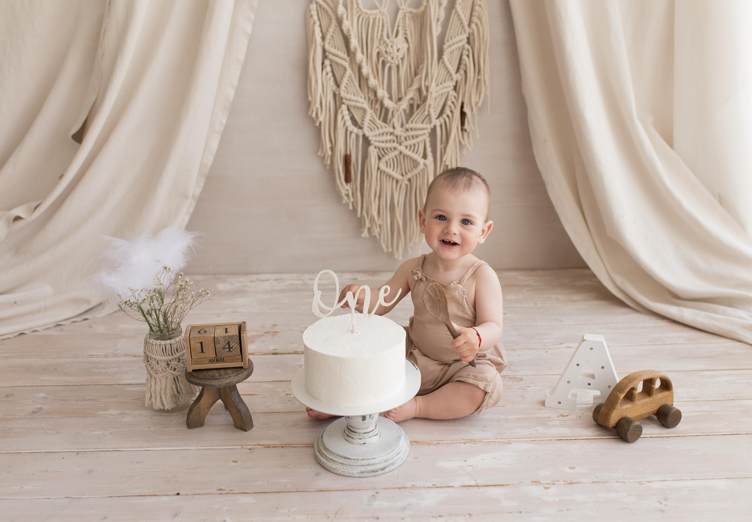 Фотосессия крушение торта в Казани. Фотограф новорождённых малышей и детский фотограф В Казани Лана Максим