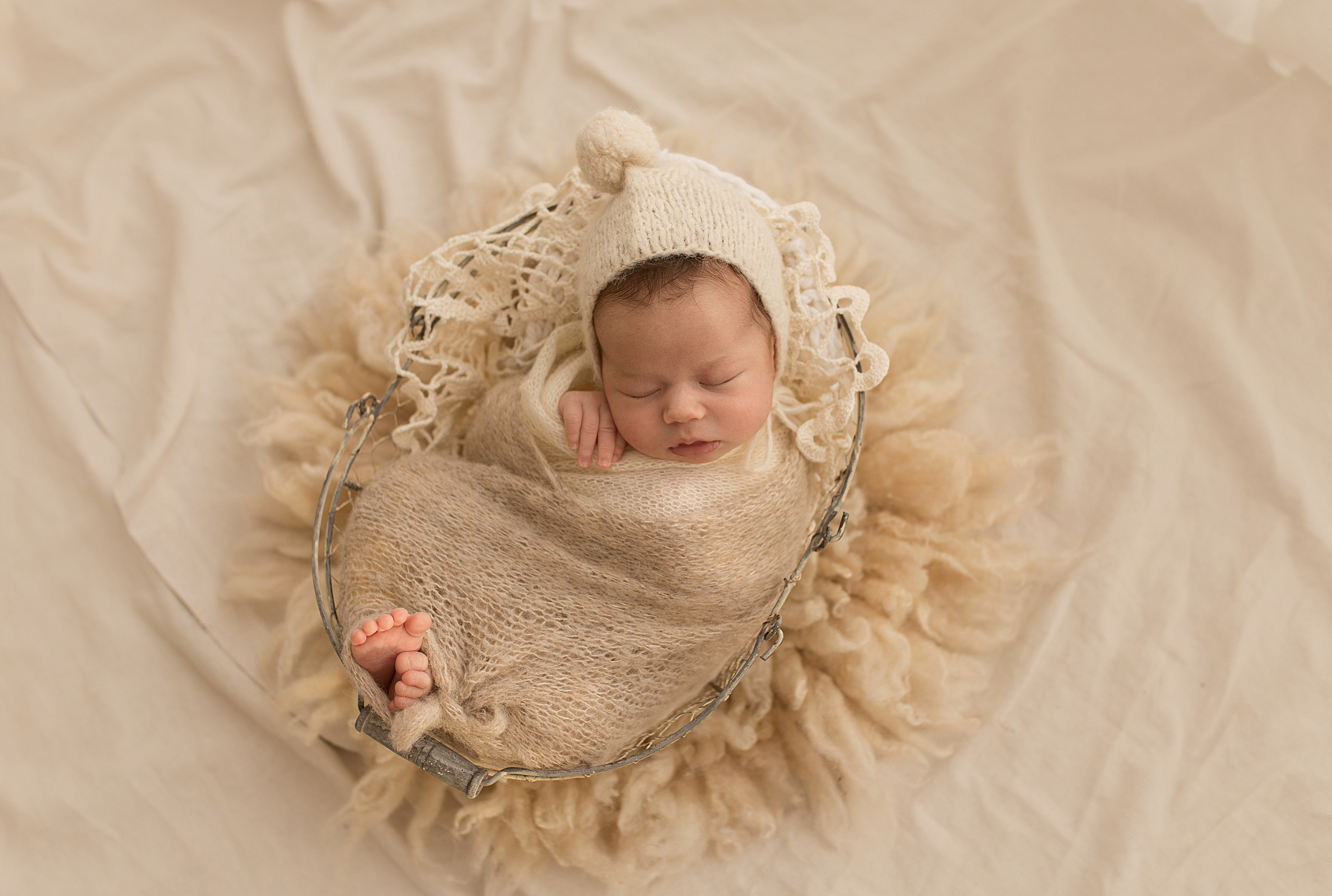 Фотосессия новорождённого. Фотограф новорождённых малышей и детский фотограф В Казани Лана Максим