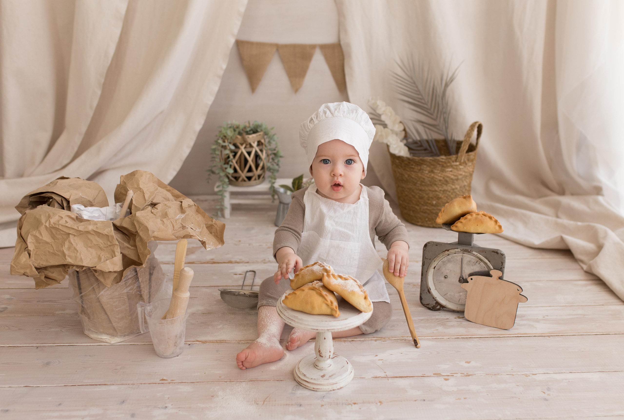 Фотосессия крушение торта в Казани. Фотограф новорождённых малышей и детский фотограф В Казани Лана Максим