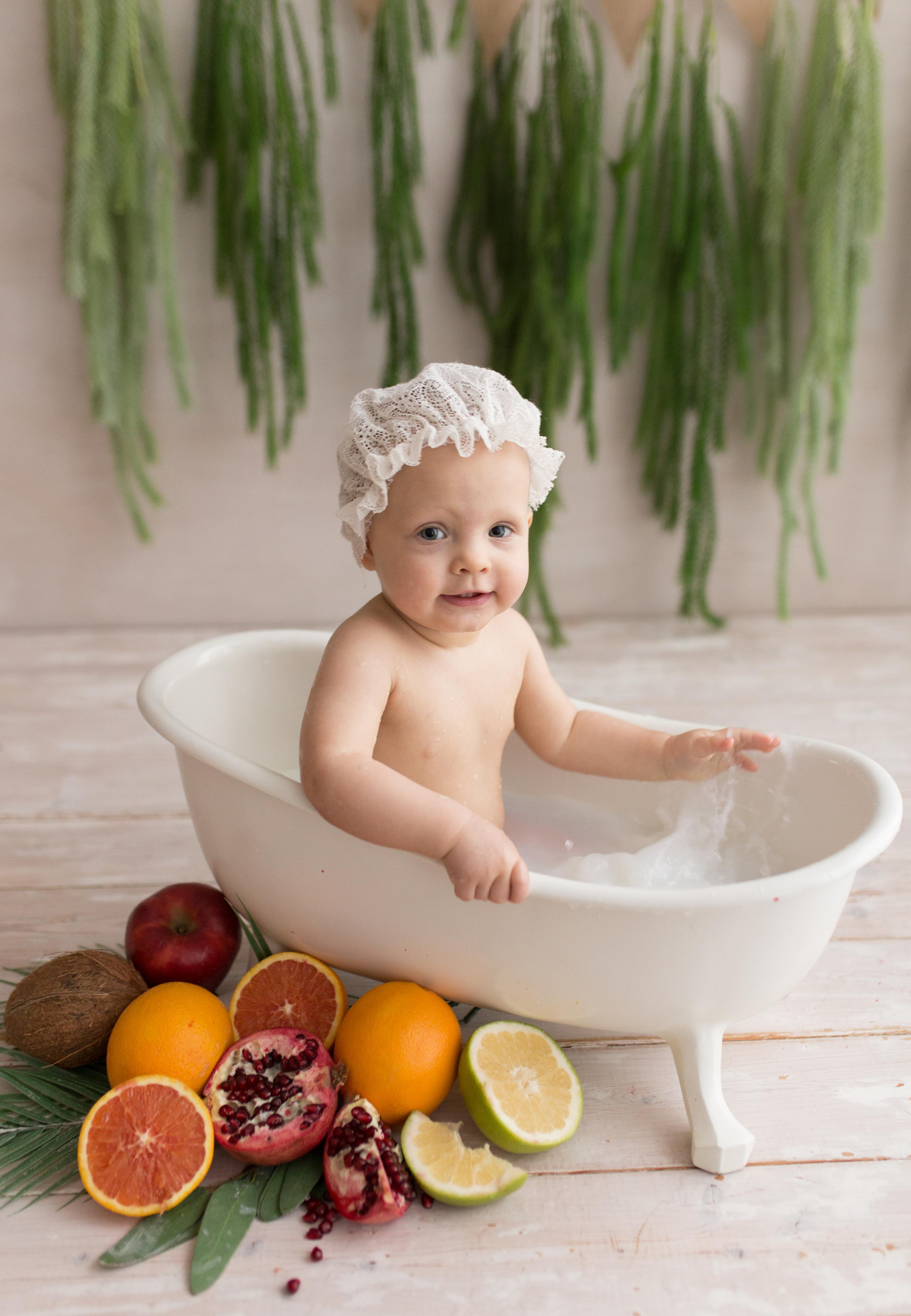 Фотосессия крушение торта в Казани. Фотограф новорождённых малышей и детский фотограф В Казани Лана Максим