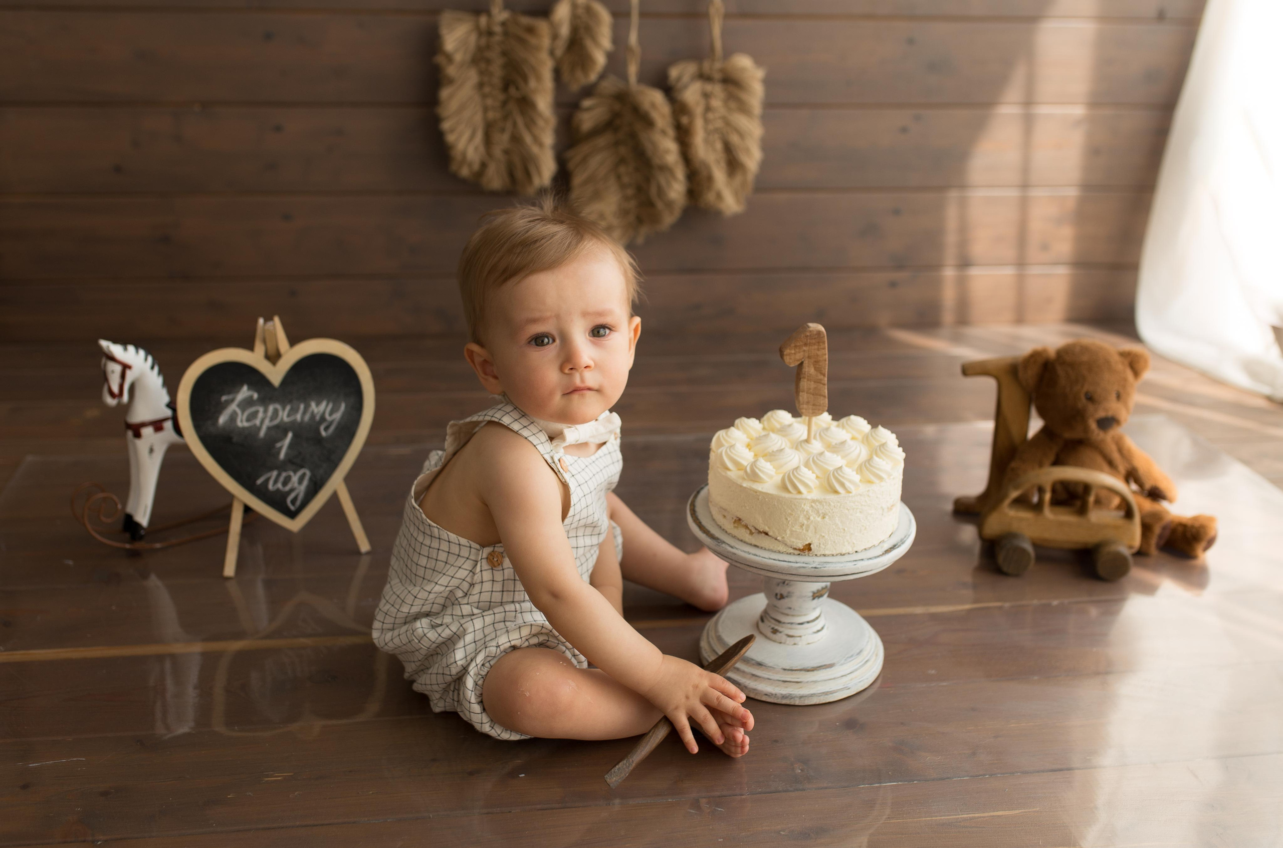 Фотосессия крушение торта в Казани. Фотограф новорождённых малышей и детский фотограф В Казани Лана Максим