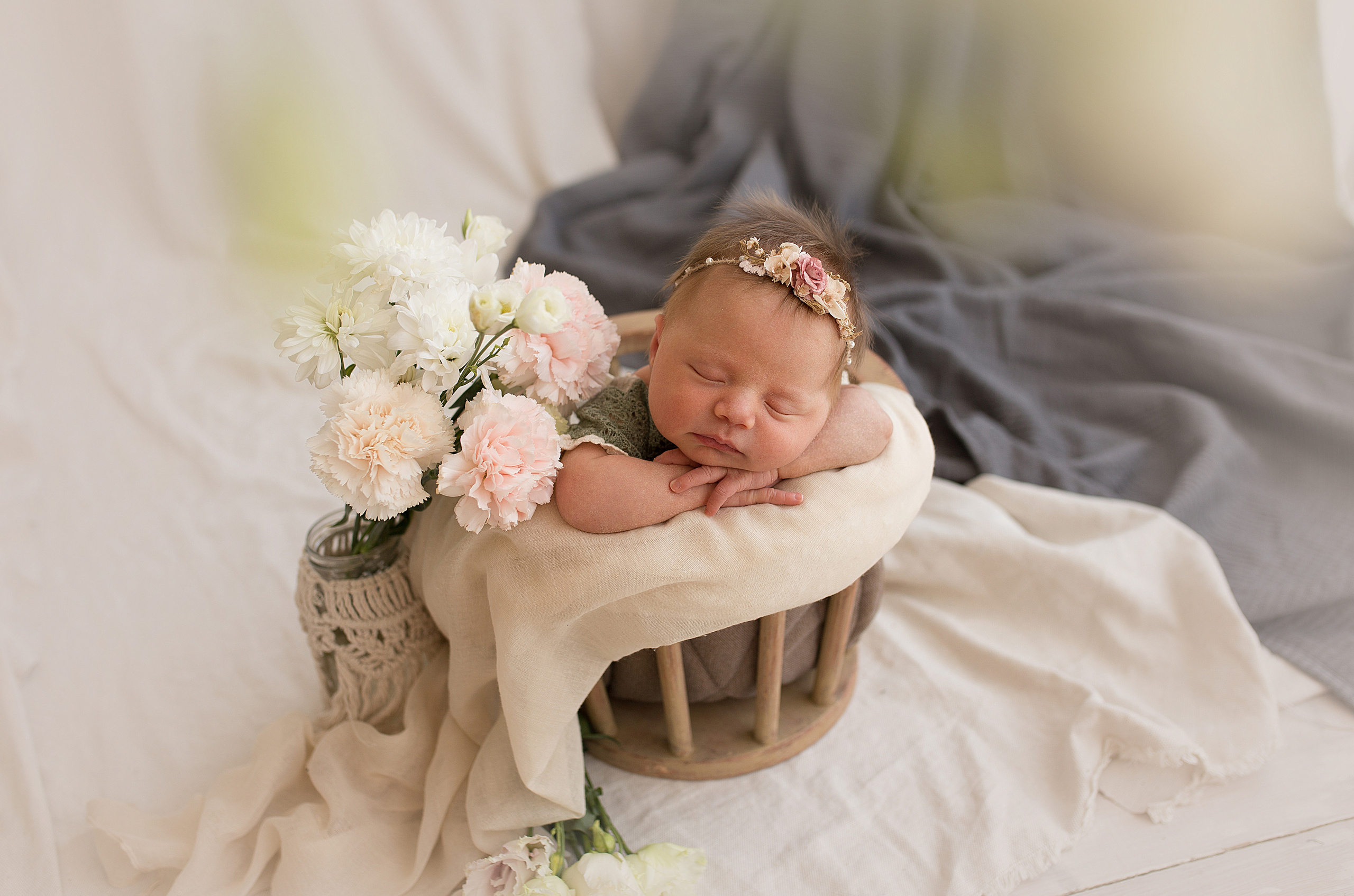 Фотосессия новорождённого. Фотограф новорождённых малышей и детский фотограф В Казани Лана Максим