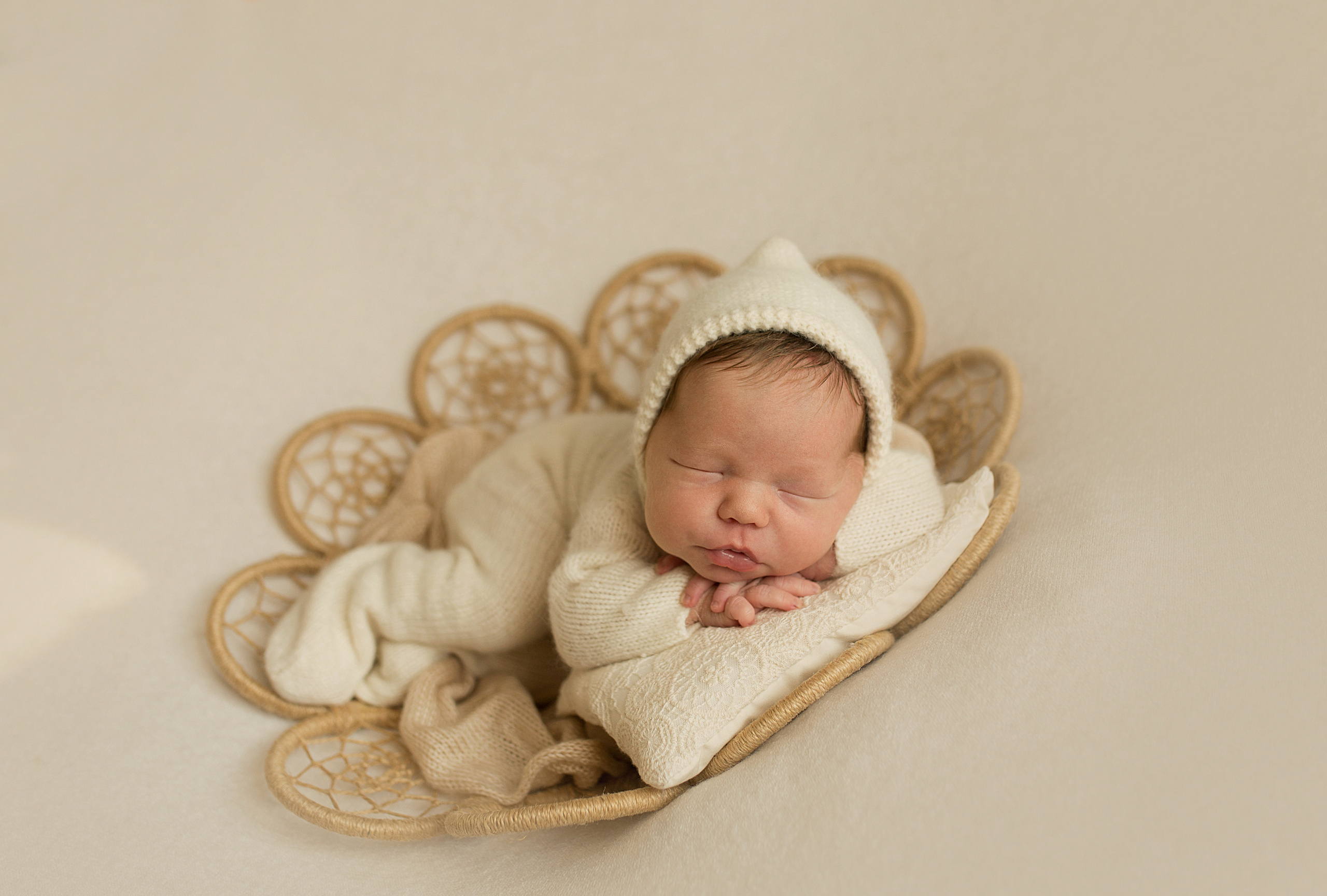 Фотосессия новорождённого. Фотограф новорождённых малышей и детский фотограф В Казани Лана Максим