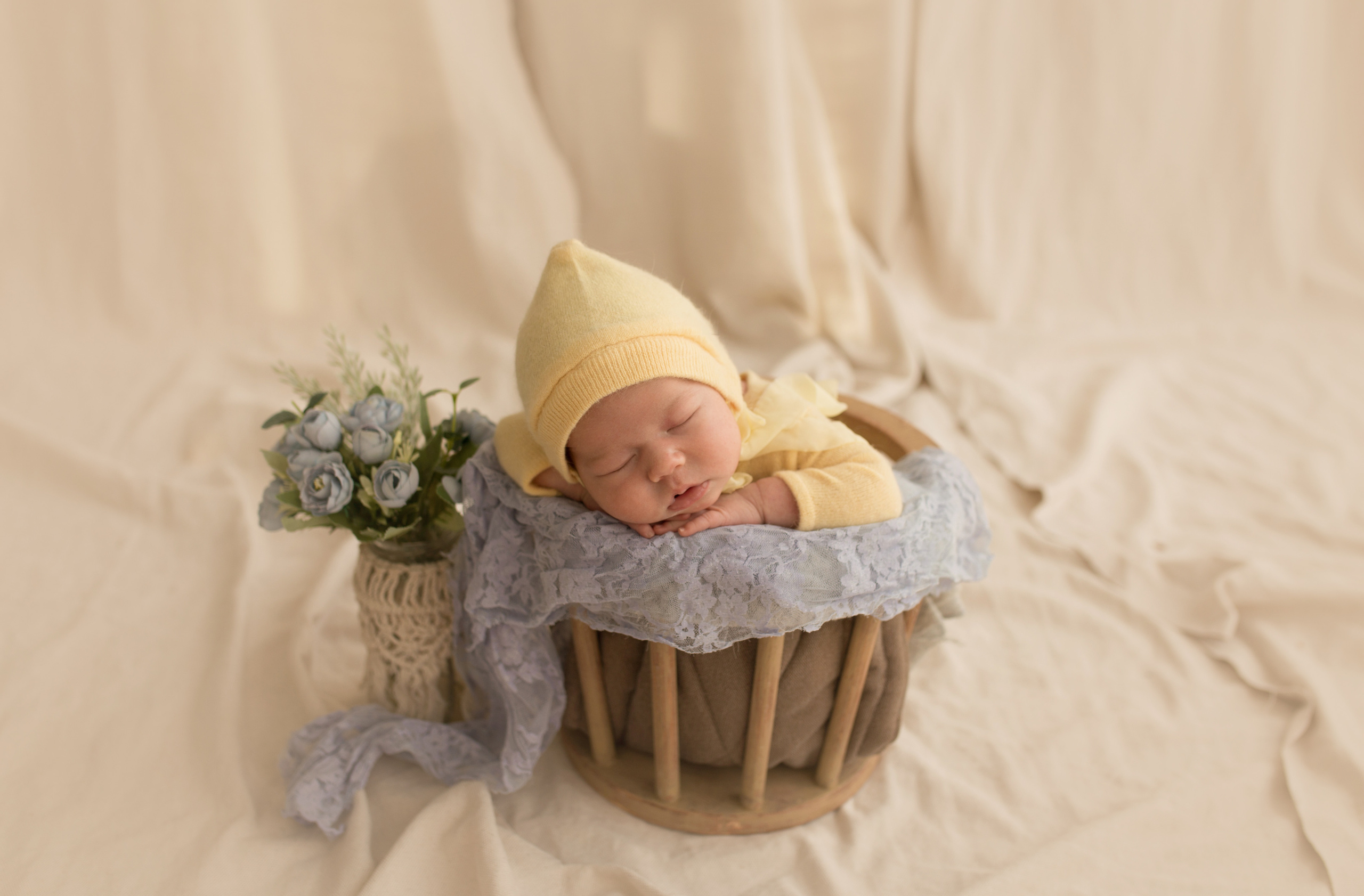 Фотосессия новорождённого. Фотограф новорождённых малышей и детский фотограф В Казани Лана Максим