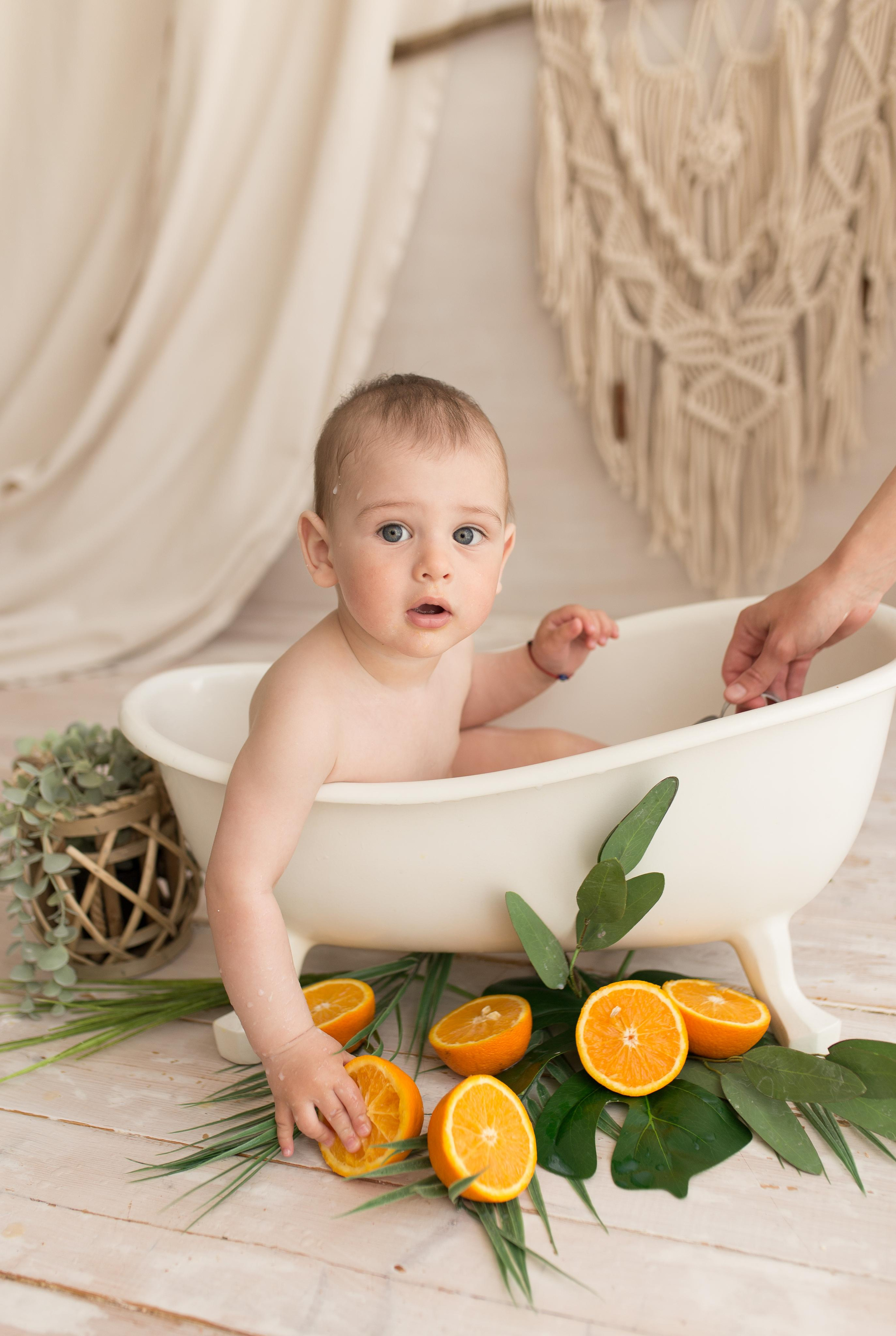 Фотосессия крушение торта в Казани. Фотограф новорождённых малышей и детский фотограф В Казани Лана Максим