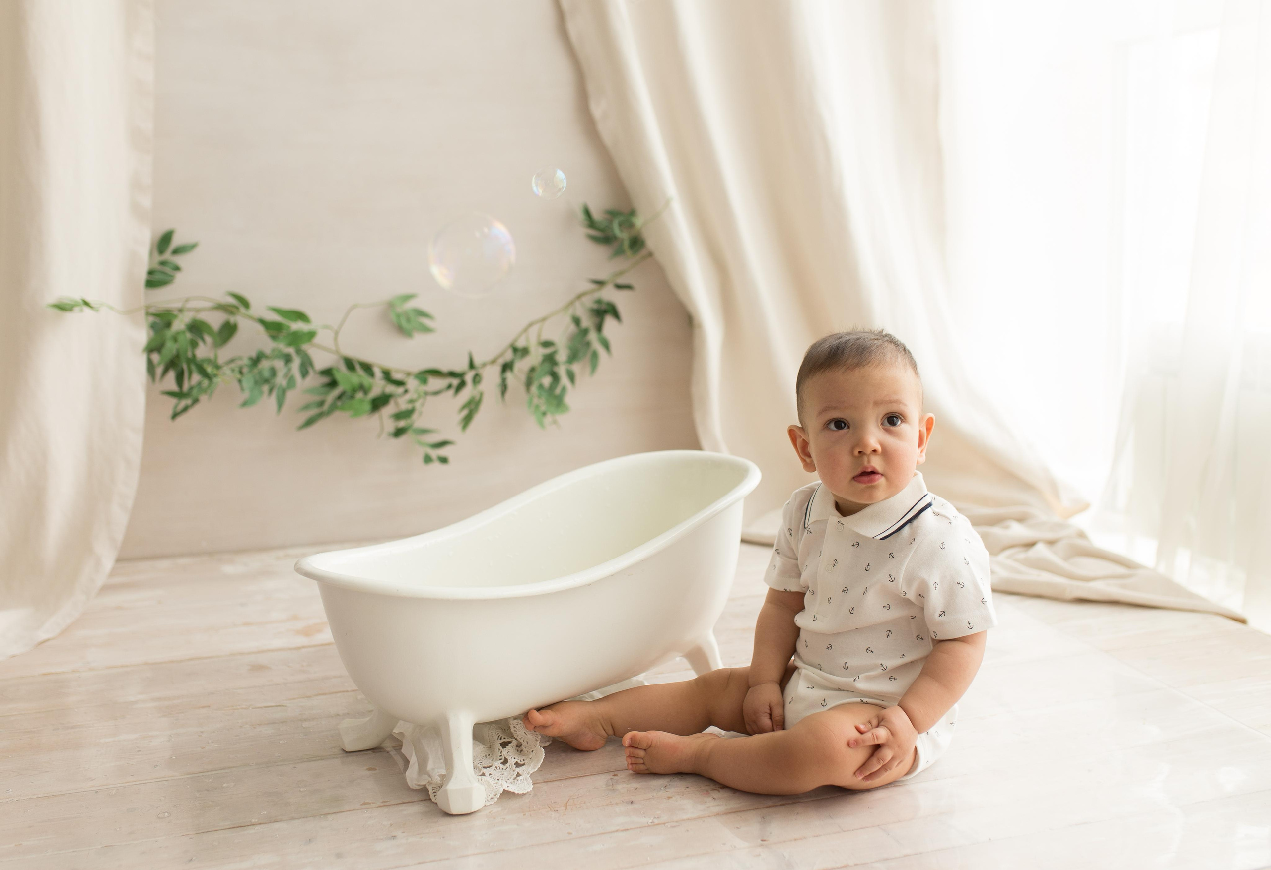 Фотосессия крушение торта в Казани. Фотограф новорождённых малышей и детский фотограф В Казани Лана Максим