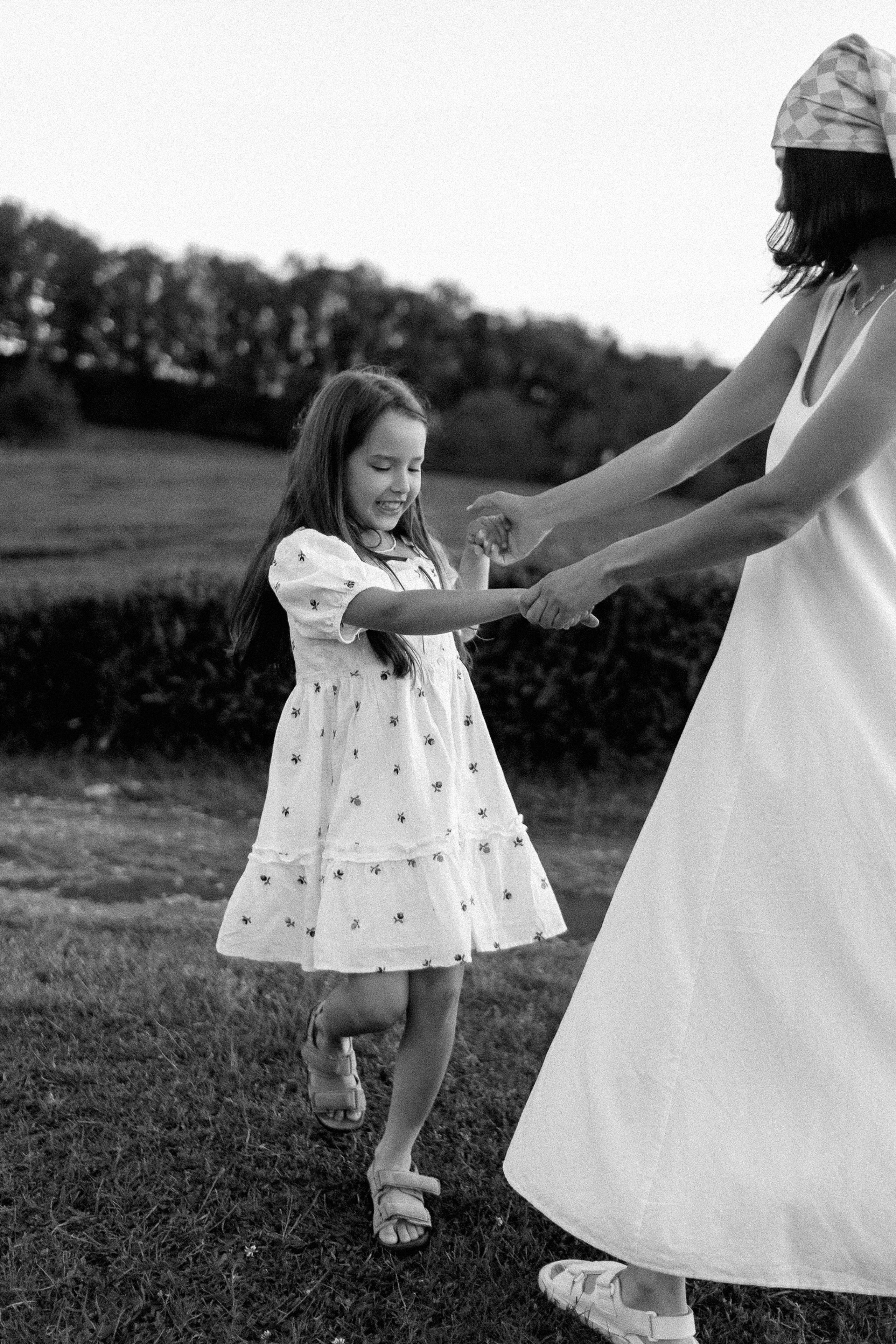 Albina & Amira. Photographer Elizaveta Samokrutova