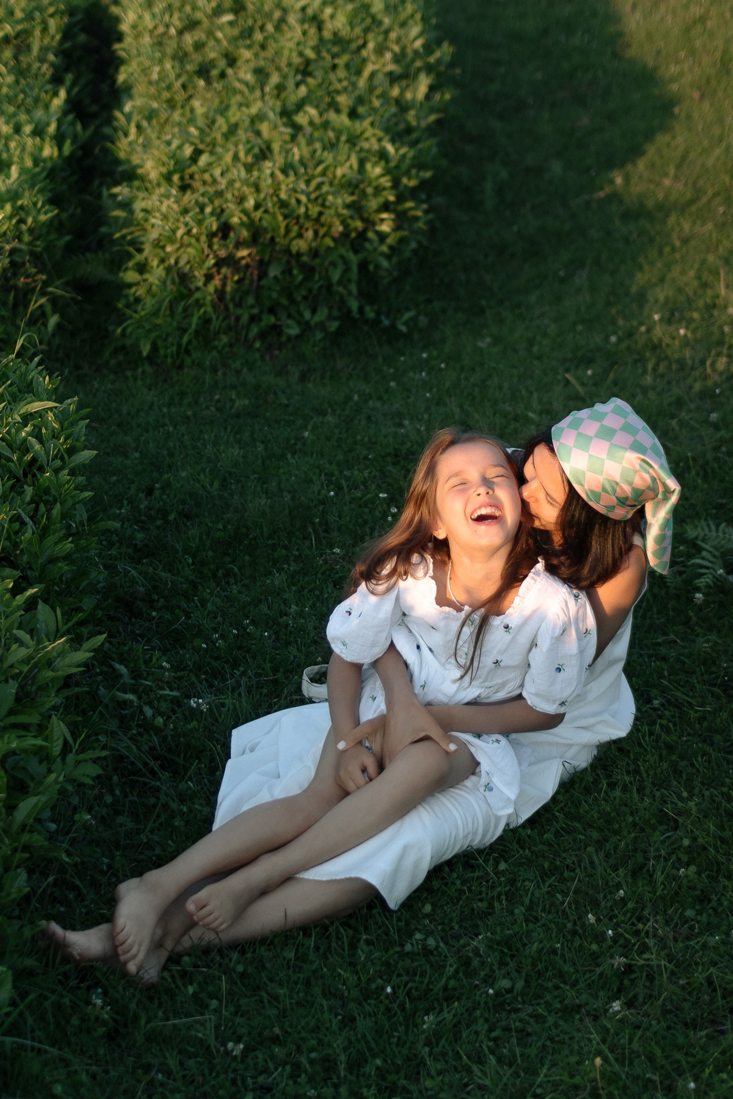 Albina & Amira. Photographer Elizaveta Samokrutova