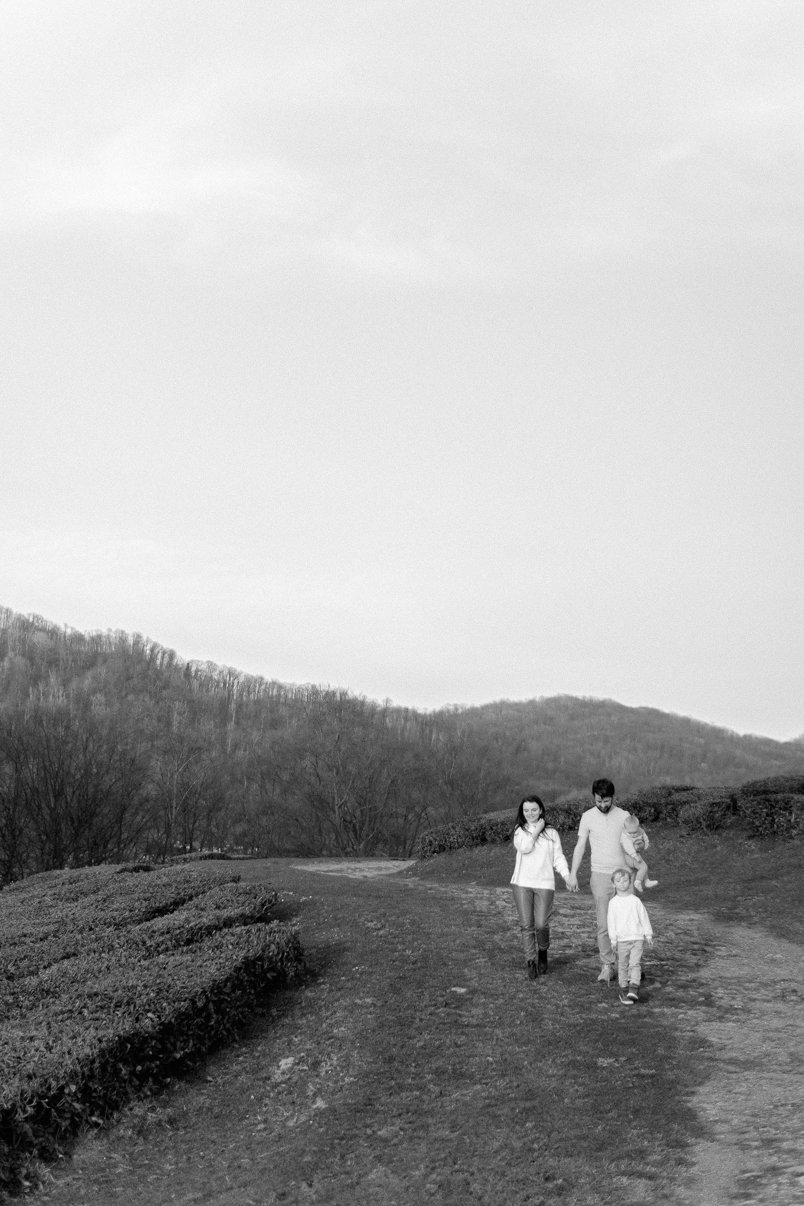 Family at sunset. Photographer Elizaveta Samokrutova