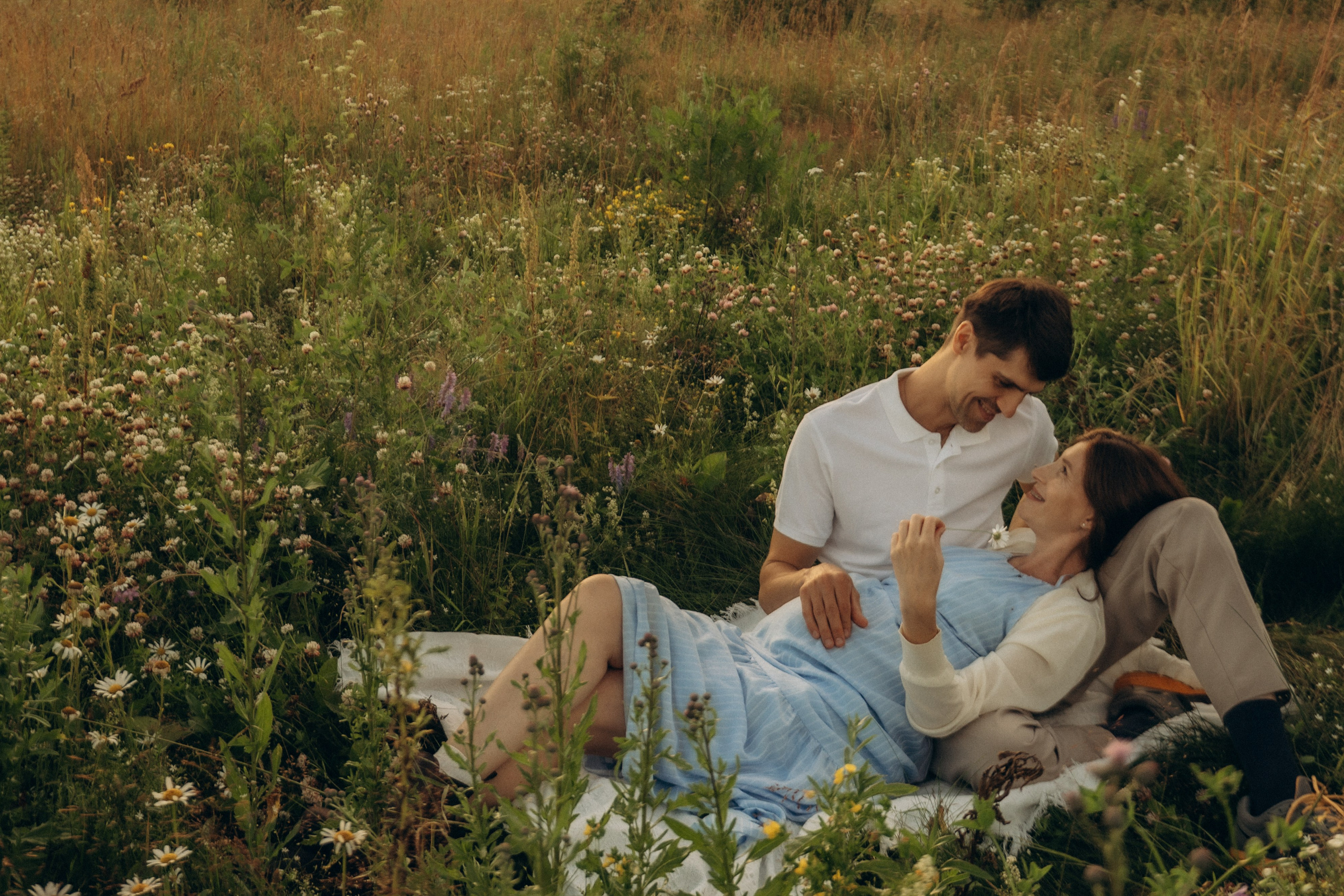В поле. Гаврилова Настя семейный фотограф lifestyle в Москве