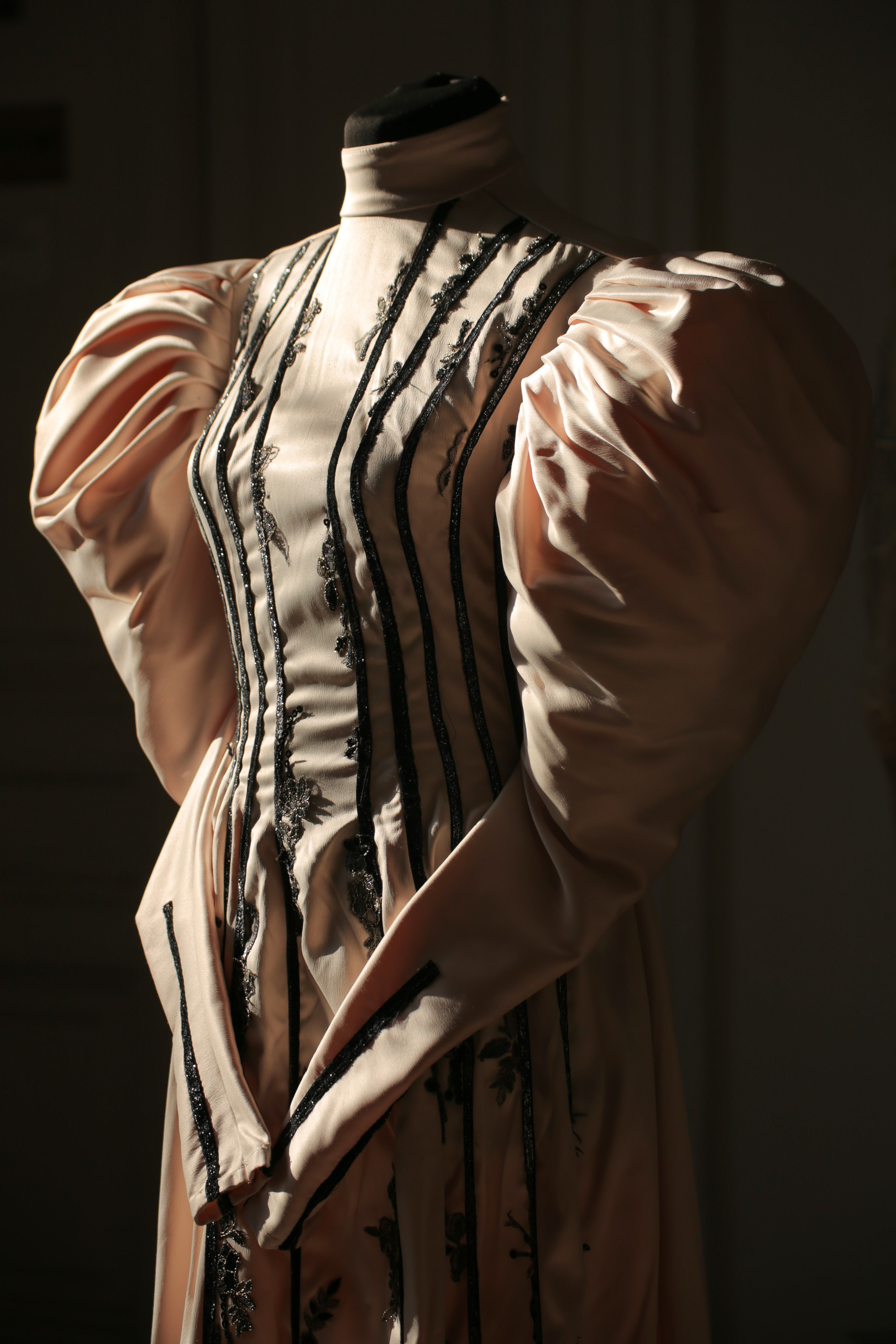 Ламановой. Костюмер, художник кино и телевидения в спб