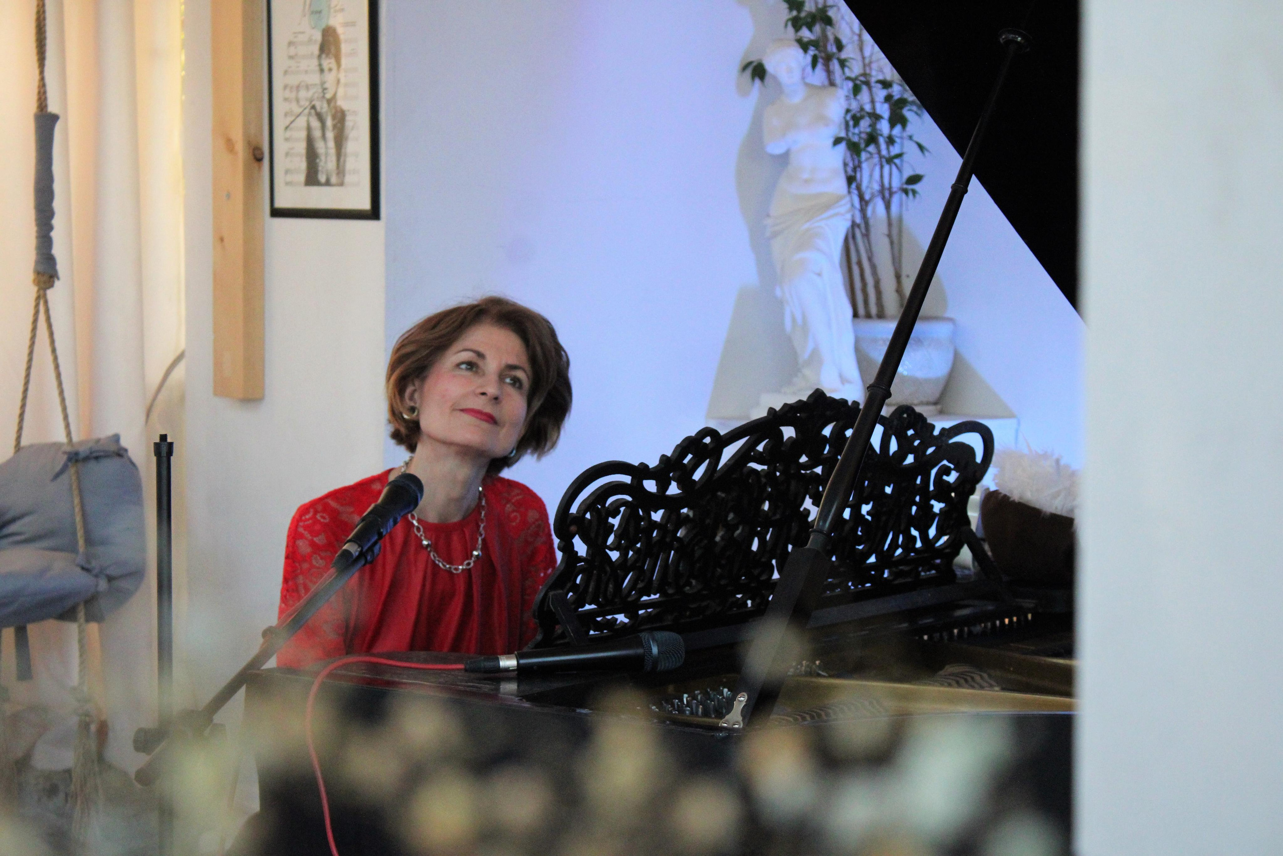 Летние вечера в «Месте под крышей». Позитивный контент-фотограф в Санкт-Петербурге Мария Устинова