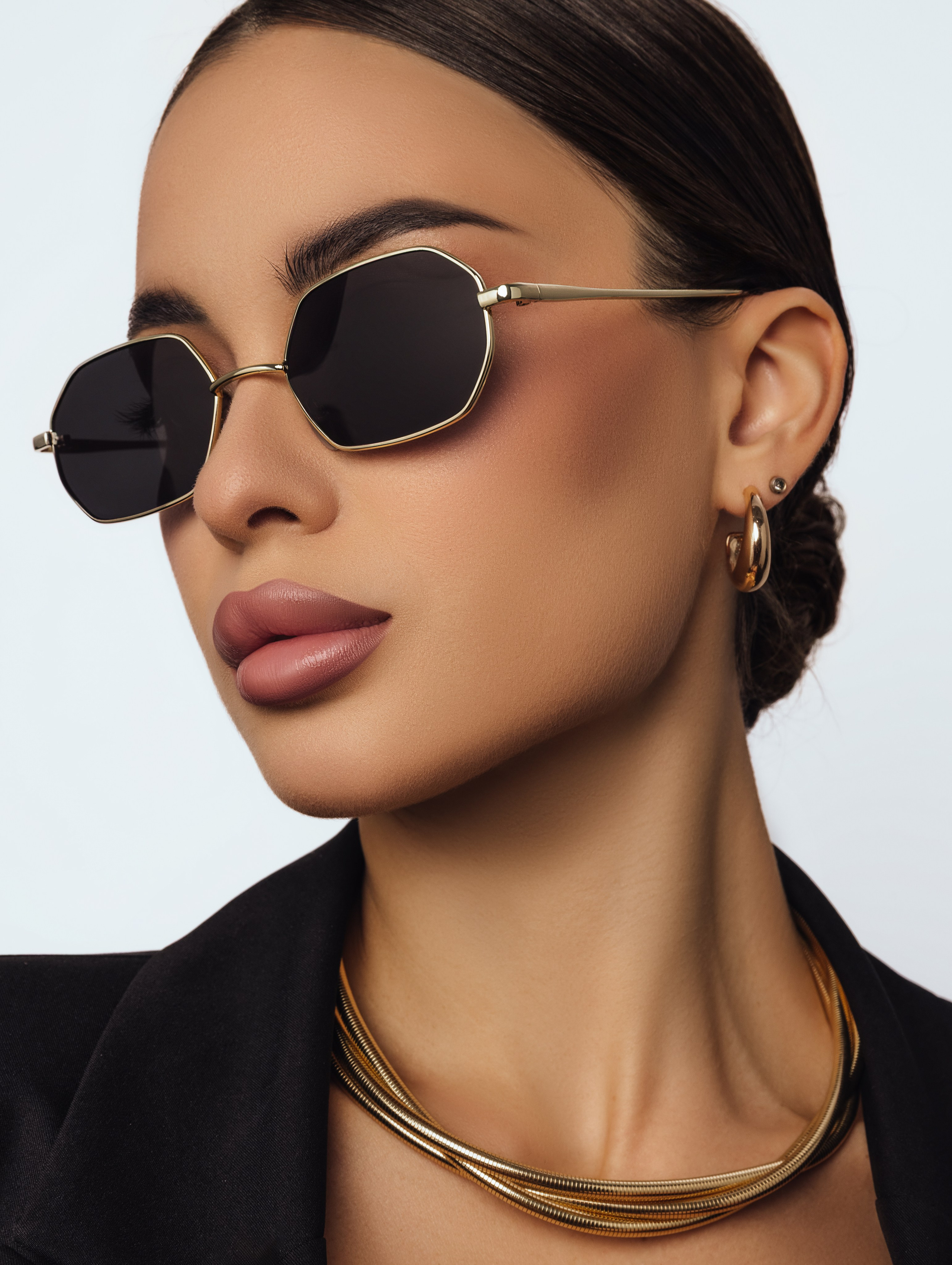 TAZZY Glasses. Фотограф для маркетплейсов в Москве Озерова Кристина