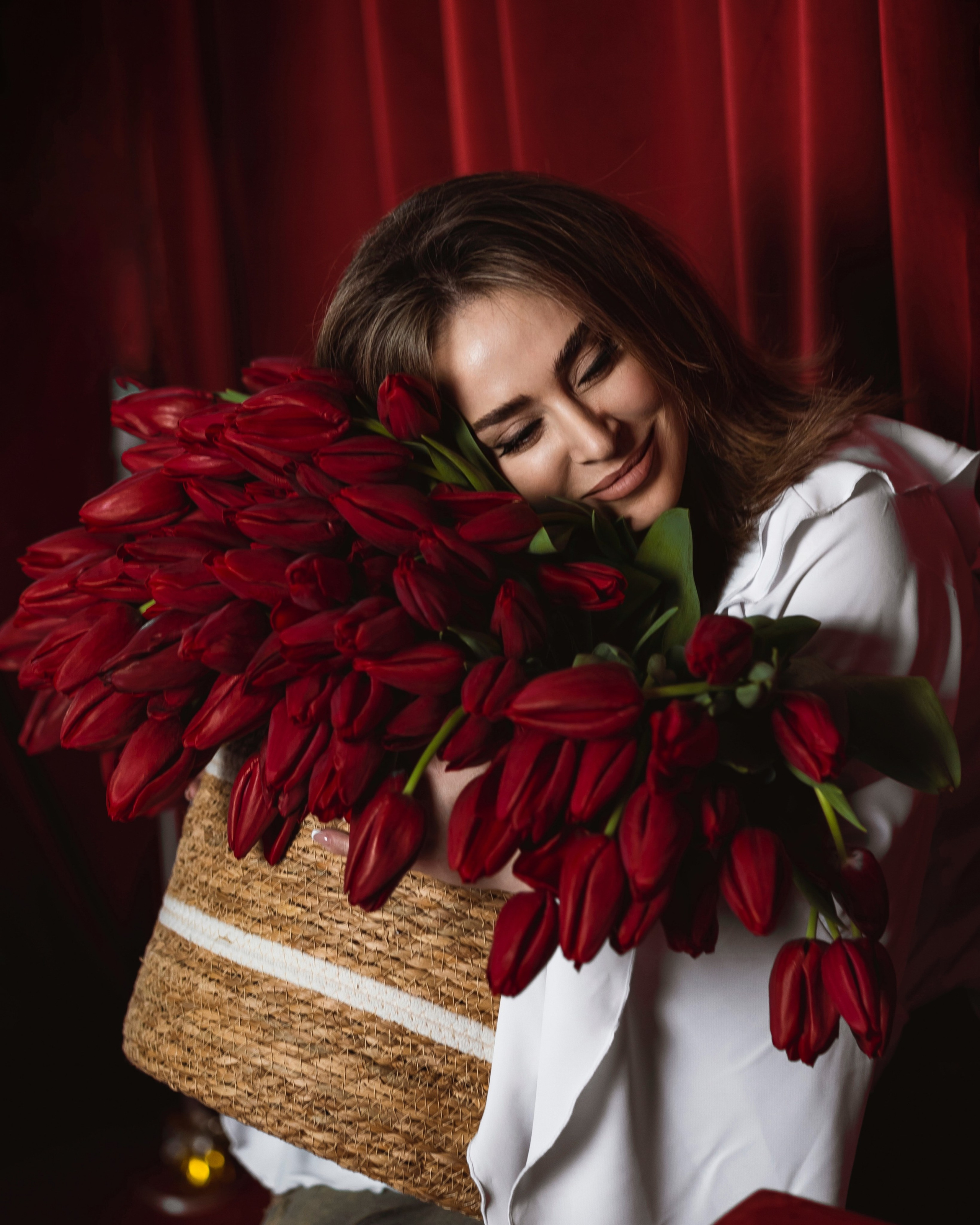 Фотосессия с цветами. Свадебный и семейный фотограф в Каспийске Алёна Нурмагомедова