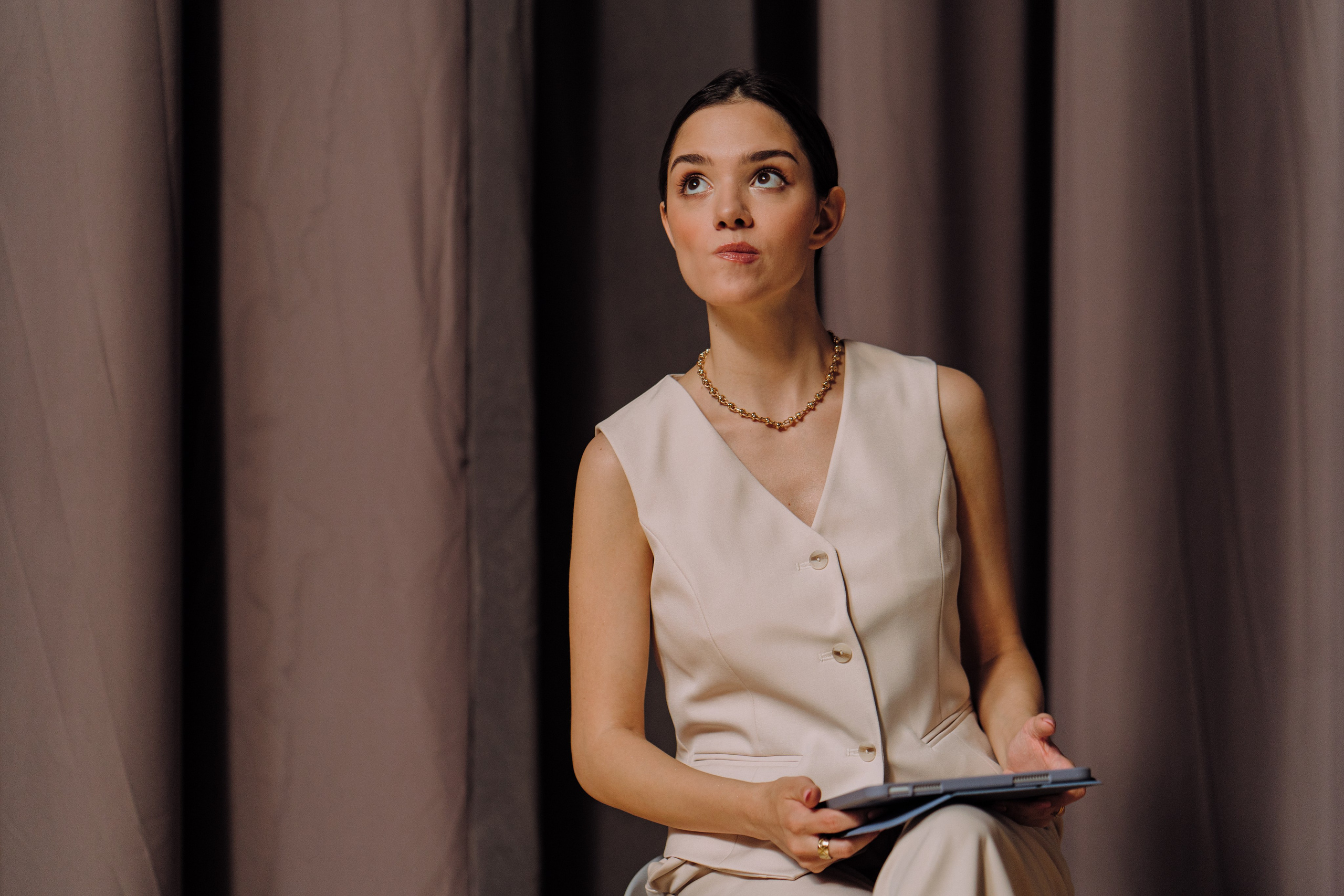 Женя Медведева / Уроки истории. Творческий и репортажный фотограф в Москве Клим Долгов