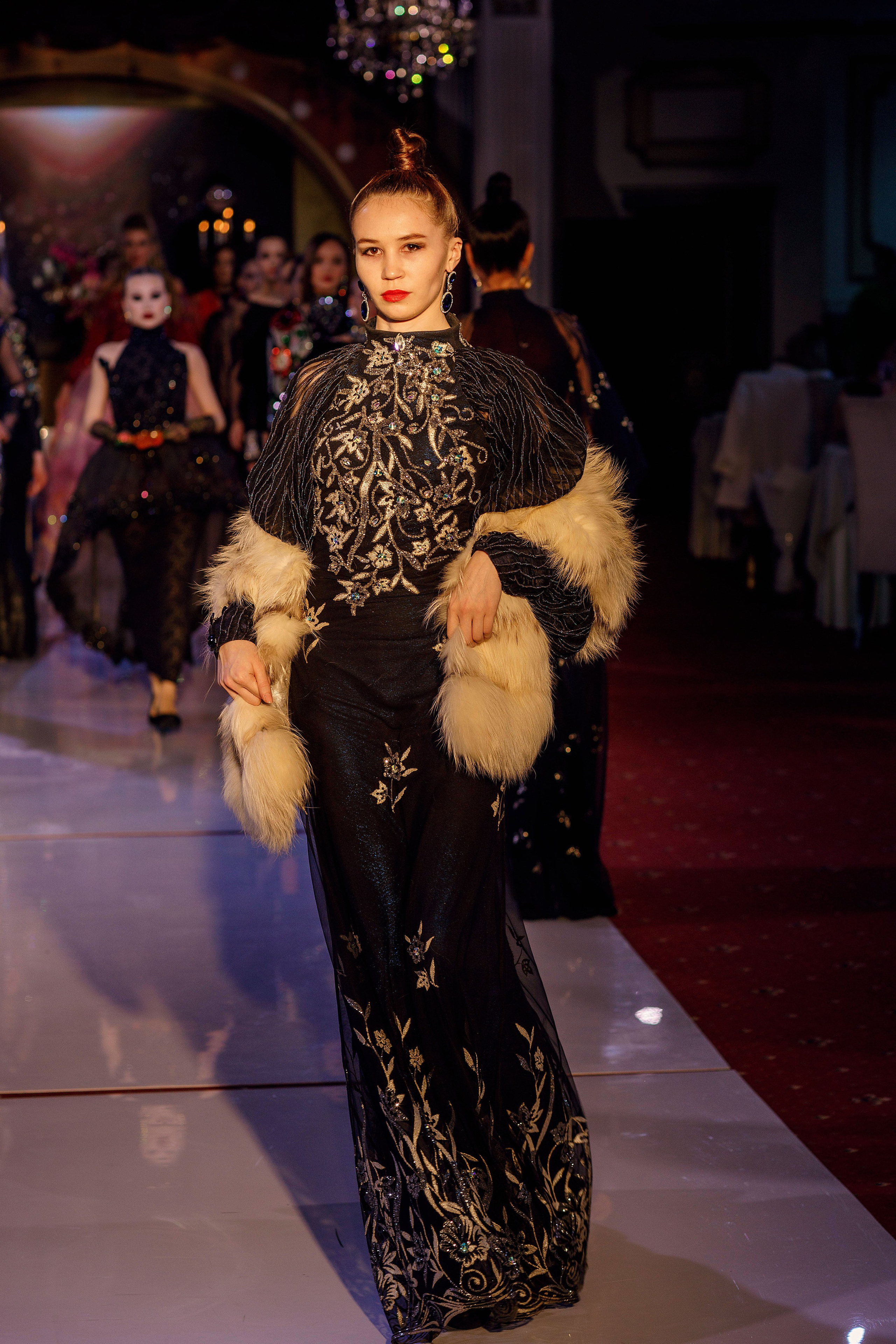 Показ коллекции Игоря Дадиани — 2023.04.01. Портретный и репортажный фотограф в Чебоксарах Андриян Чаркин