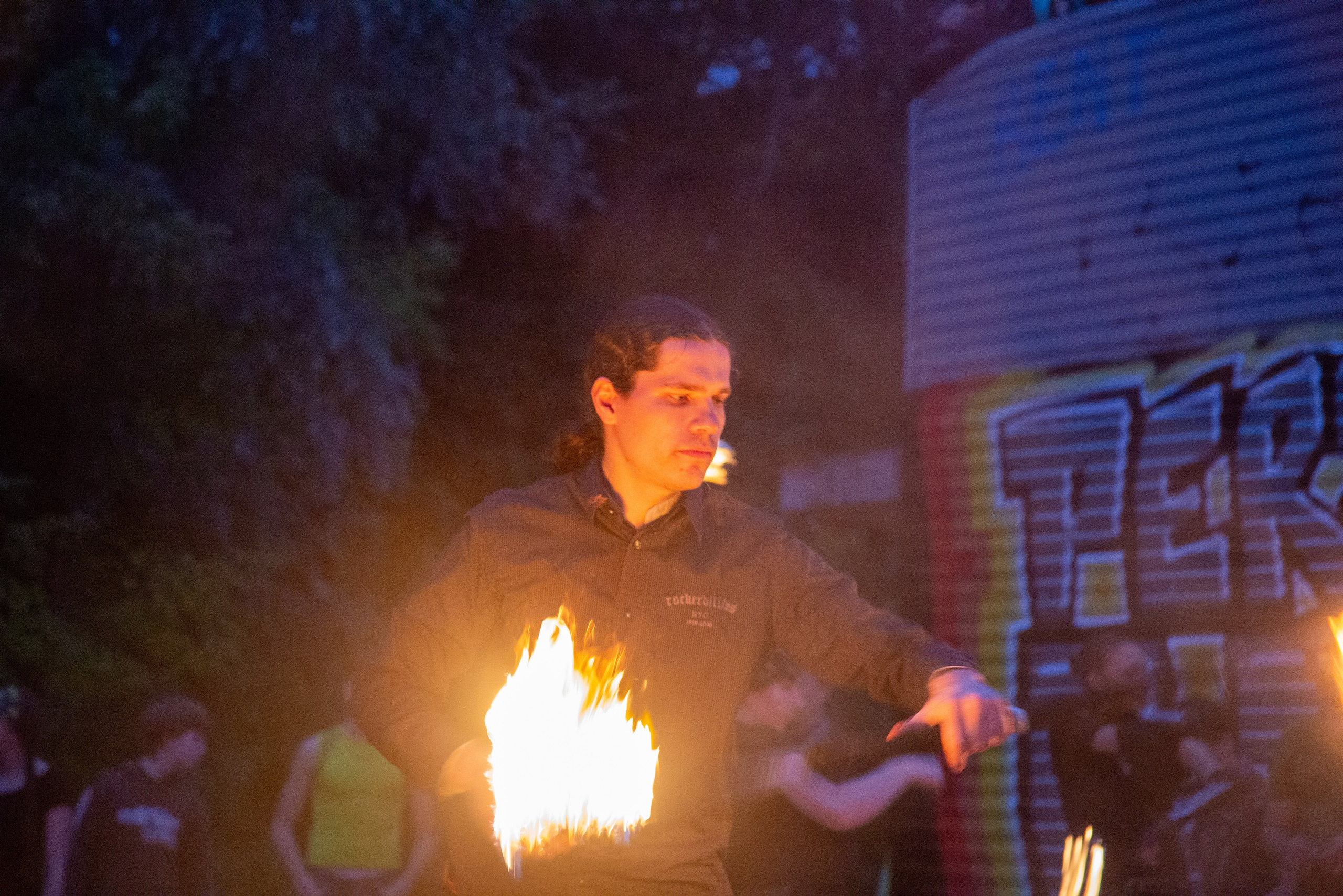 Огненное шоу в Перми. Фотограф Никита Попов. Фотограф Пермь. Фотосессия в фотостудии Перми и на свежем воздухе