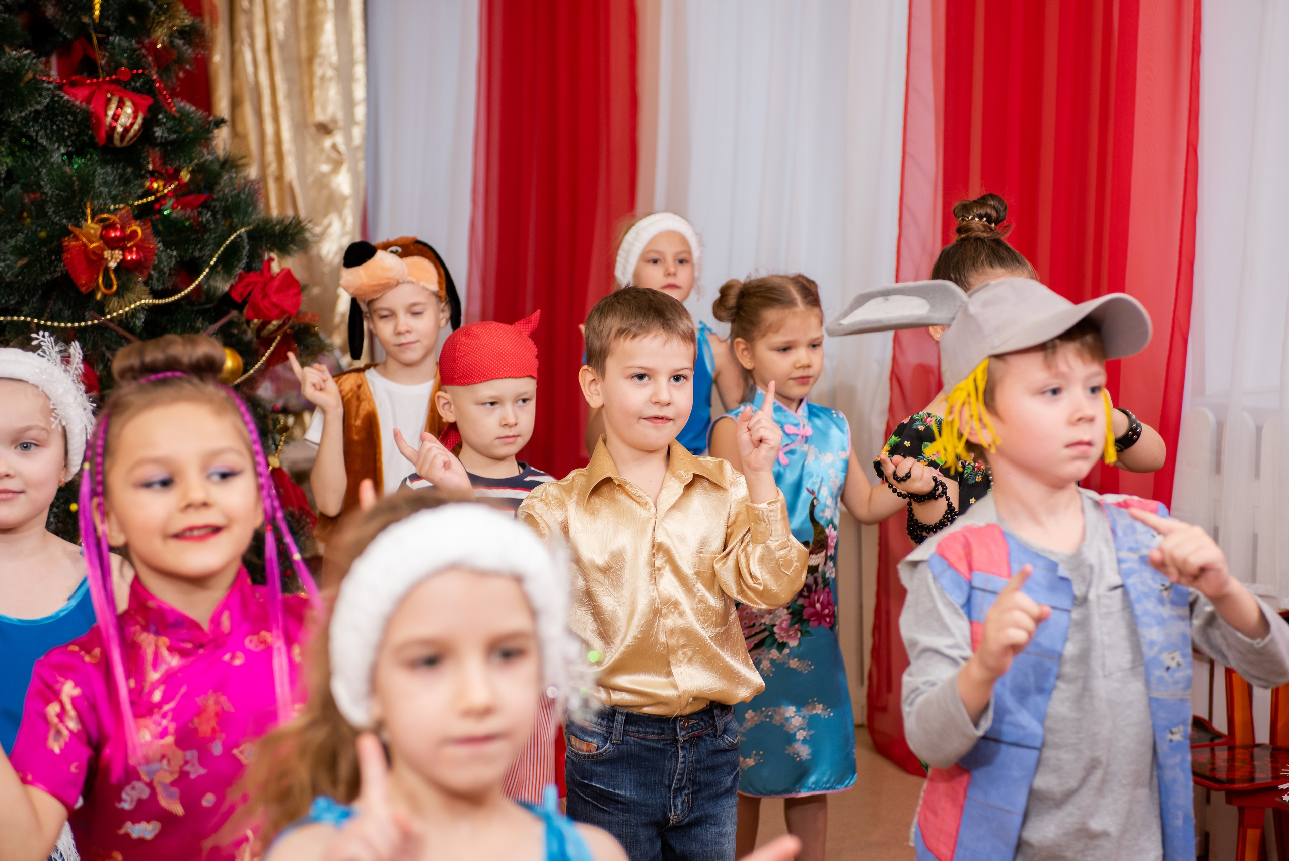 Новогодний утренник в детском саду 276. Выпускные альбомы в Севастополе, Крыму и Екатеринбурге