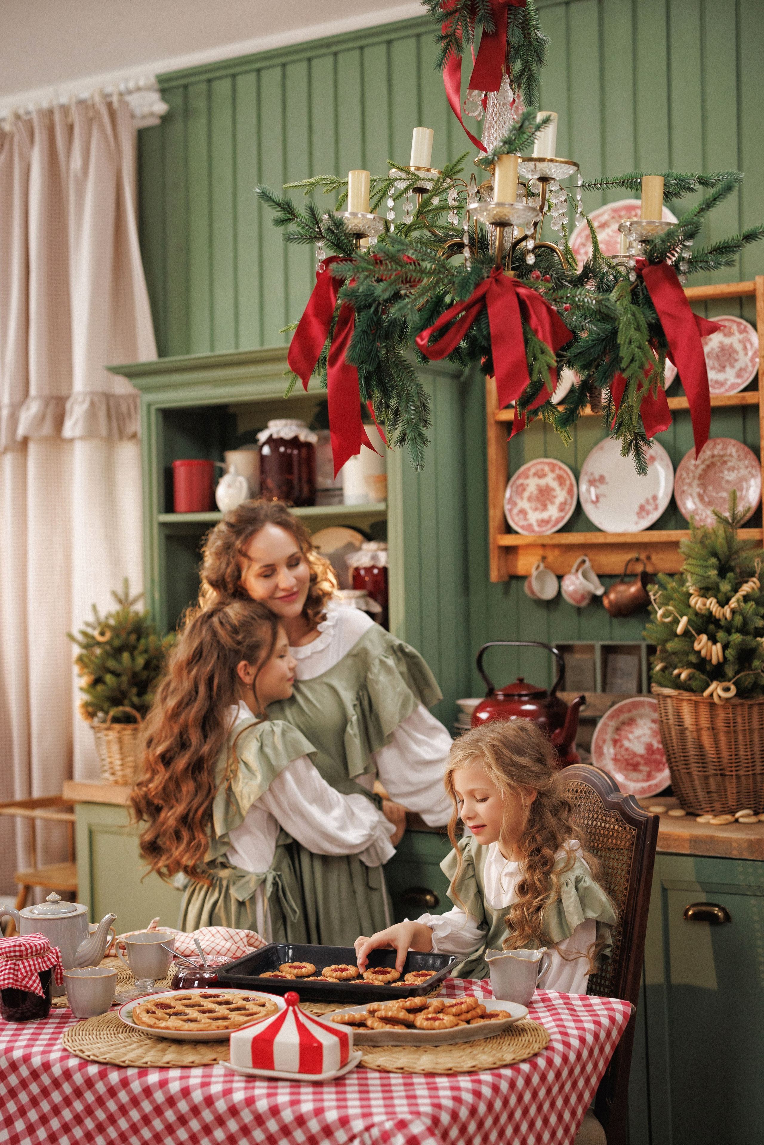 Новогодняя фотосессия в стиле «Винтаж», фотостудия Ольги Сурухановой, г. Краснодар 2025–2026 гг. Семейный и детский фотограф в Краснодаре Анна Трашкова