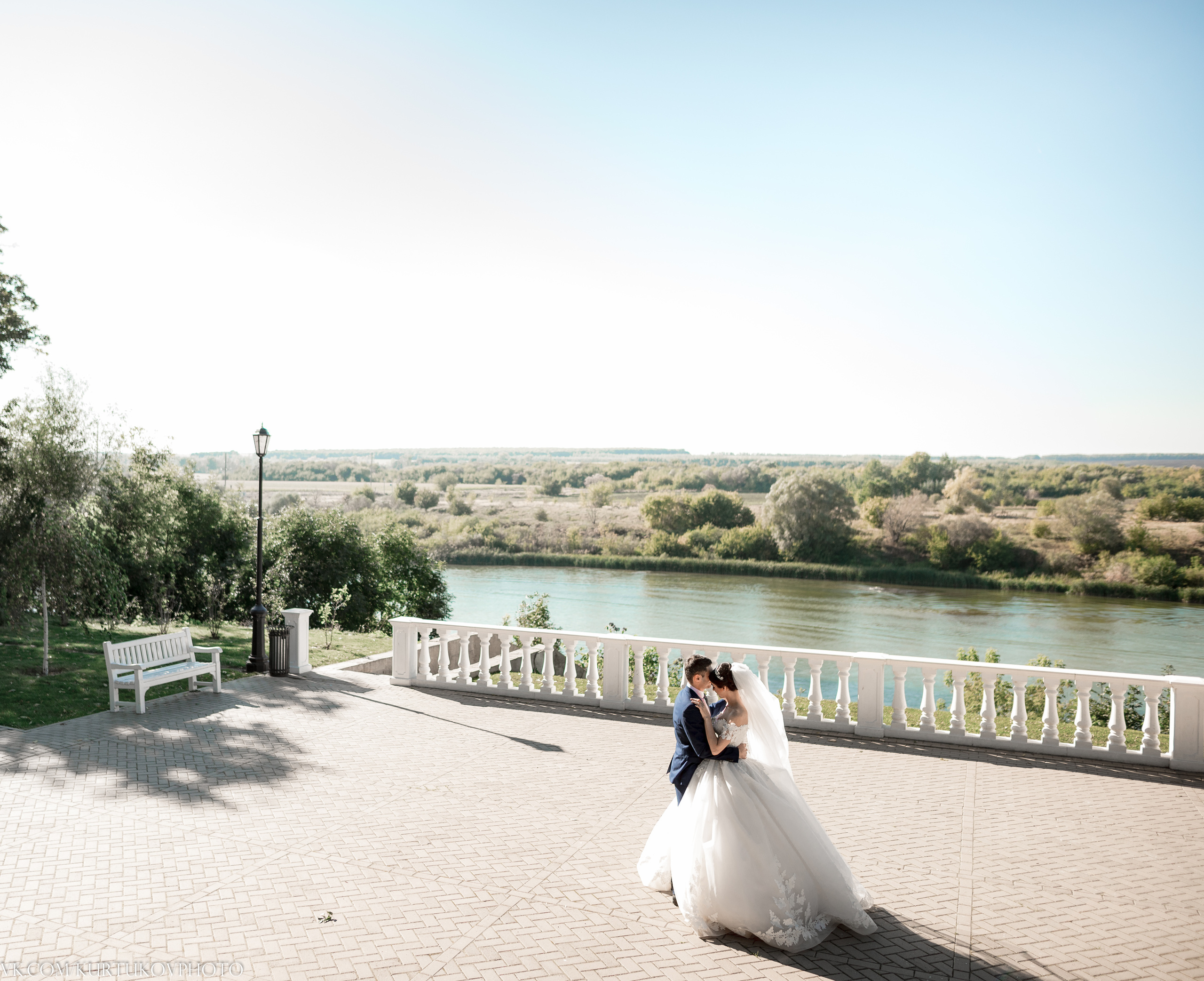 Свадебная прогулка в музее Веневитинова. Свадебный и семейный фотограф в Воронеже и за границей