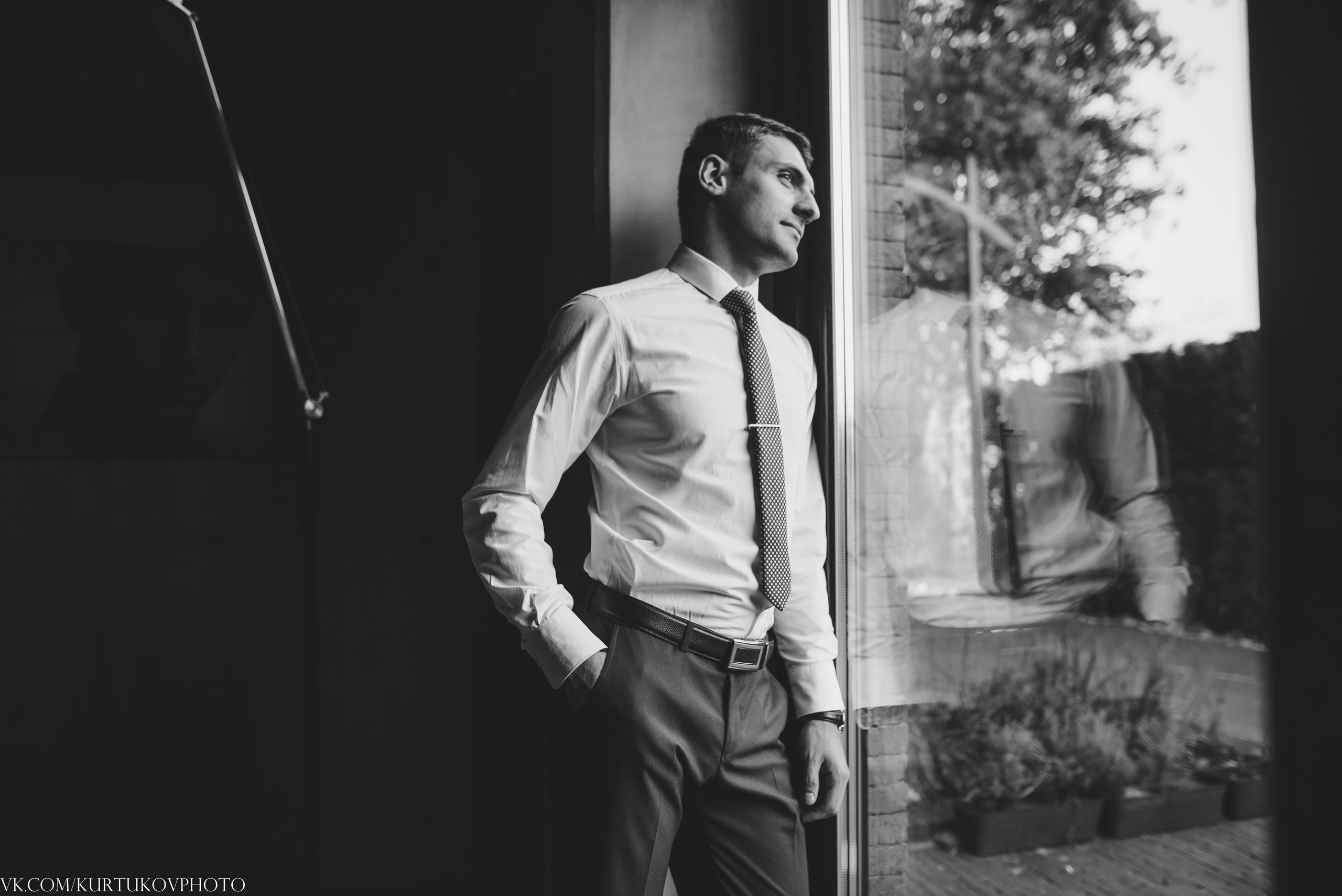 Свадебная фотосессия в Камерном театре. Свадебный и семейный фотограф в Воронеже и за границей