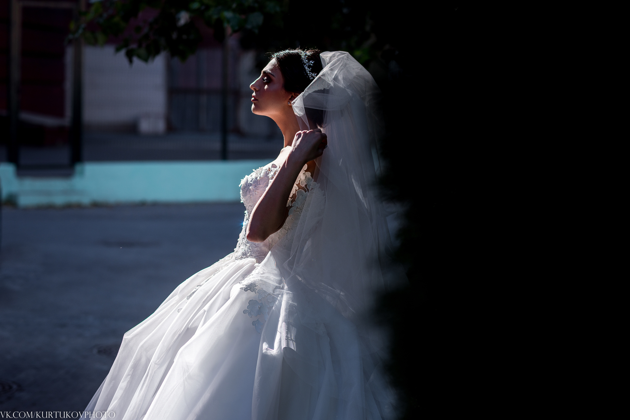 Свадебная фотосессия в Камерном театре. Свадебный и семейный фотограф в Воронеже и за границей